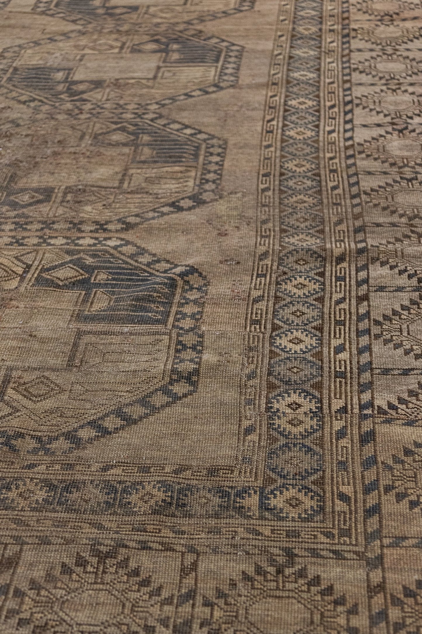 Vintage Ersari Handwoven Tribal Rug, J75389