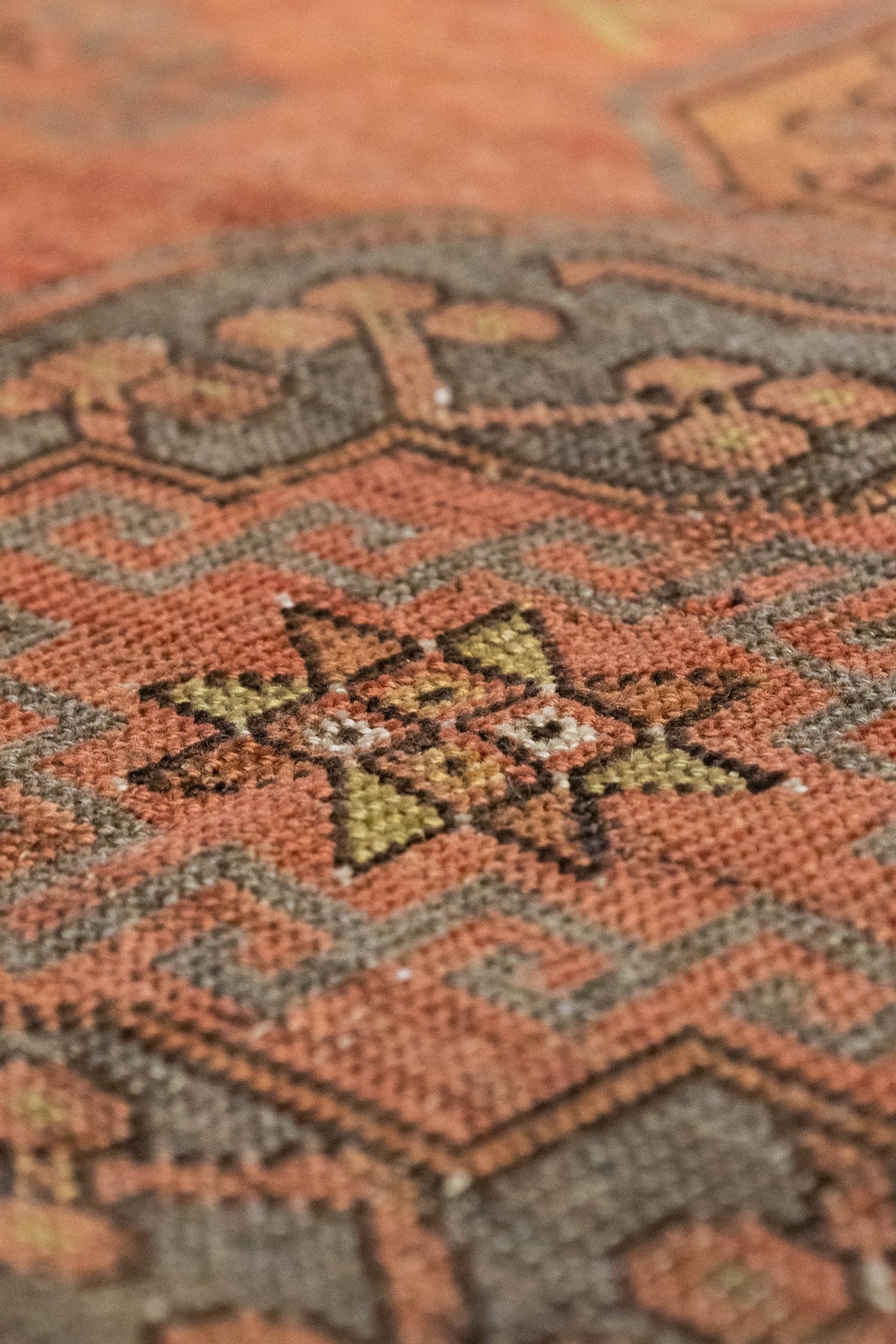 Vintage Ersari Handwoven Tribal Rug, J86261