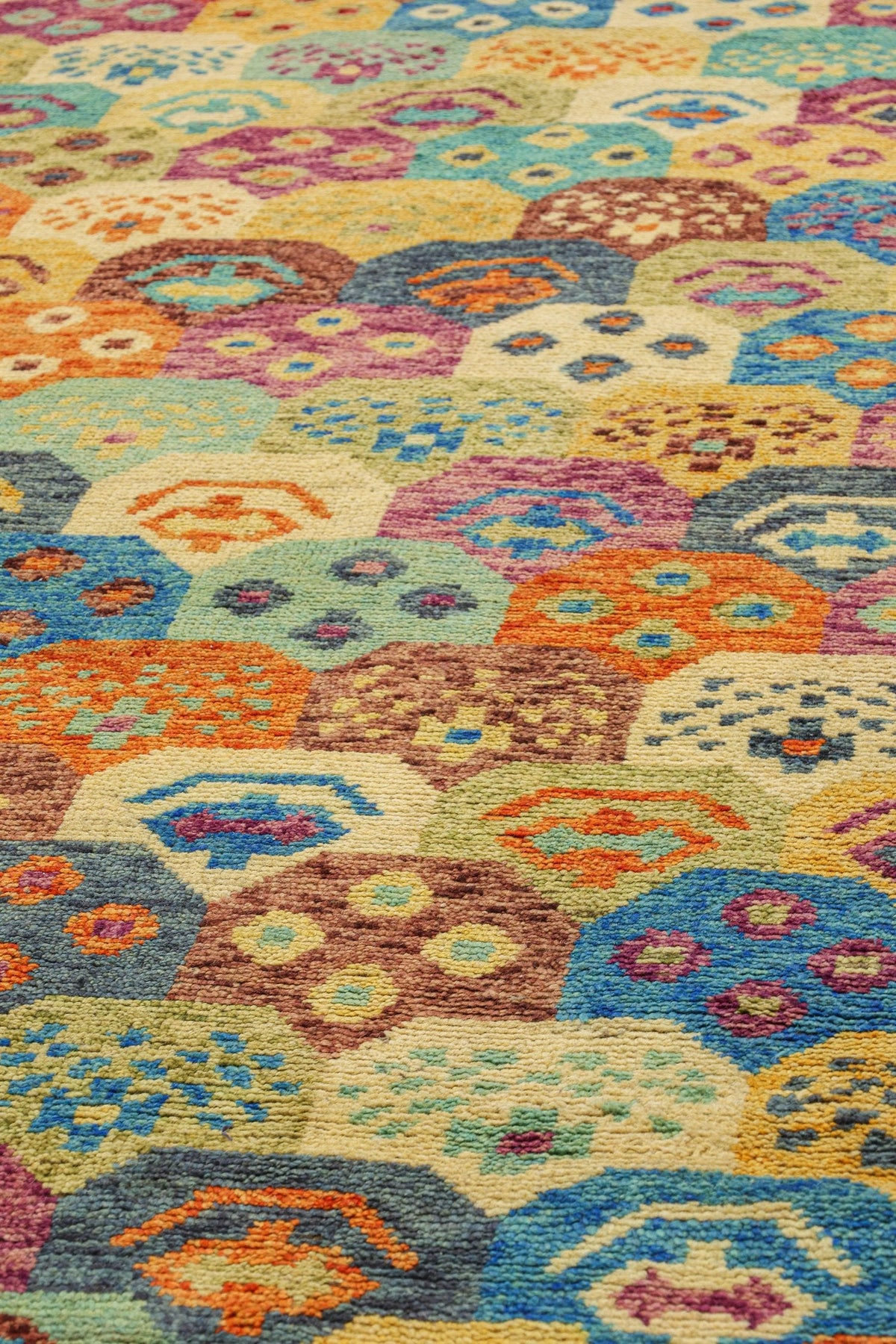 Gabbeh Handwoven Tribal Rug, J79480