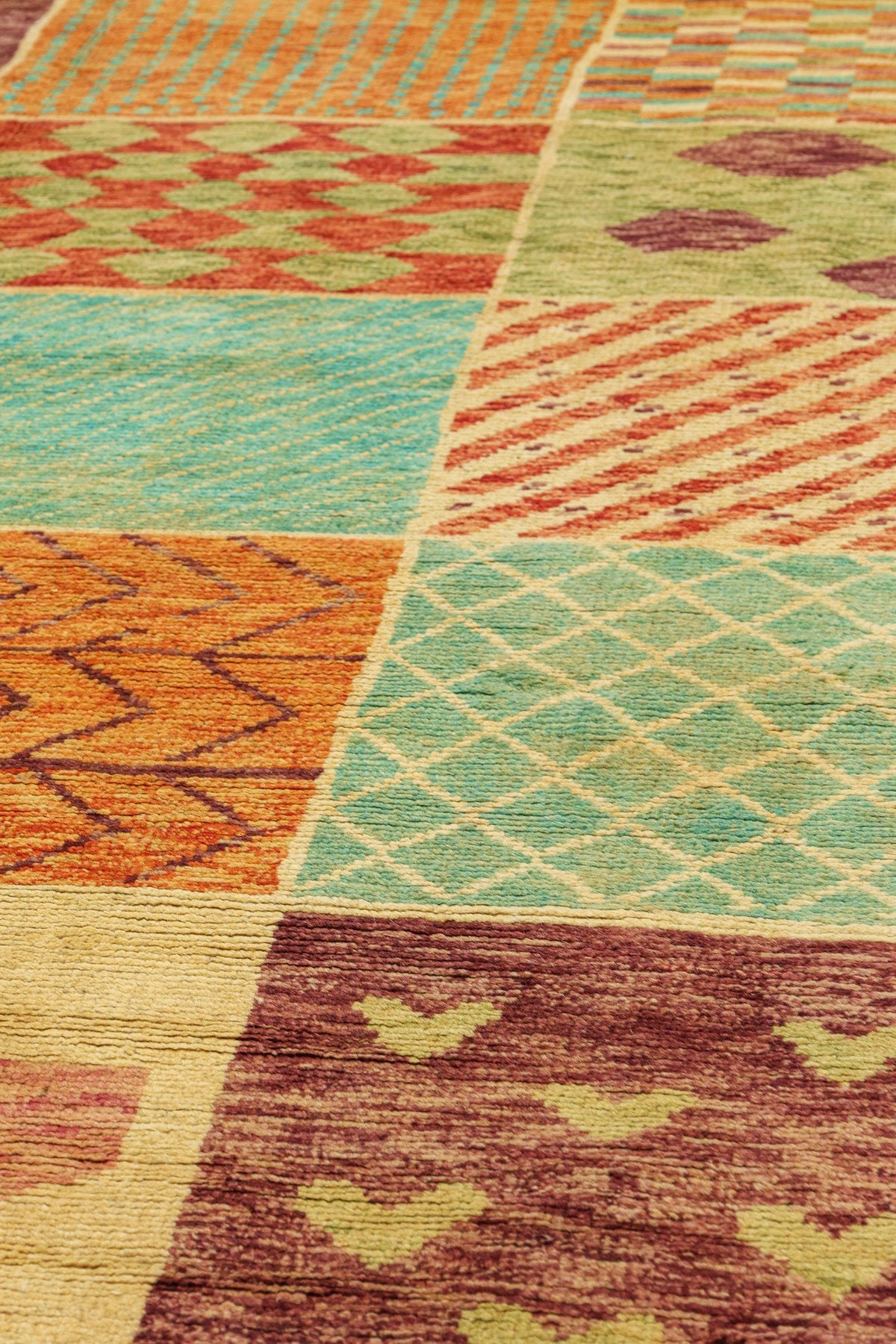 Gabbeh Handwoven Tribal Rug, J79482