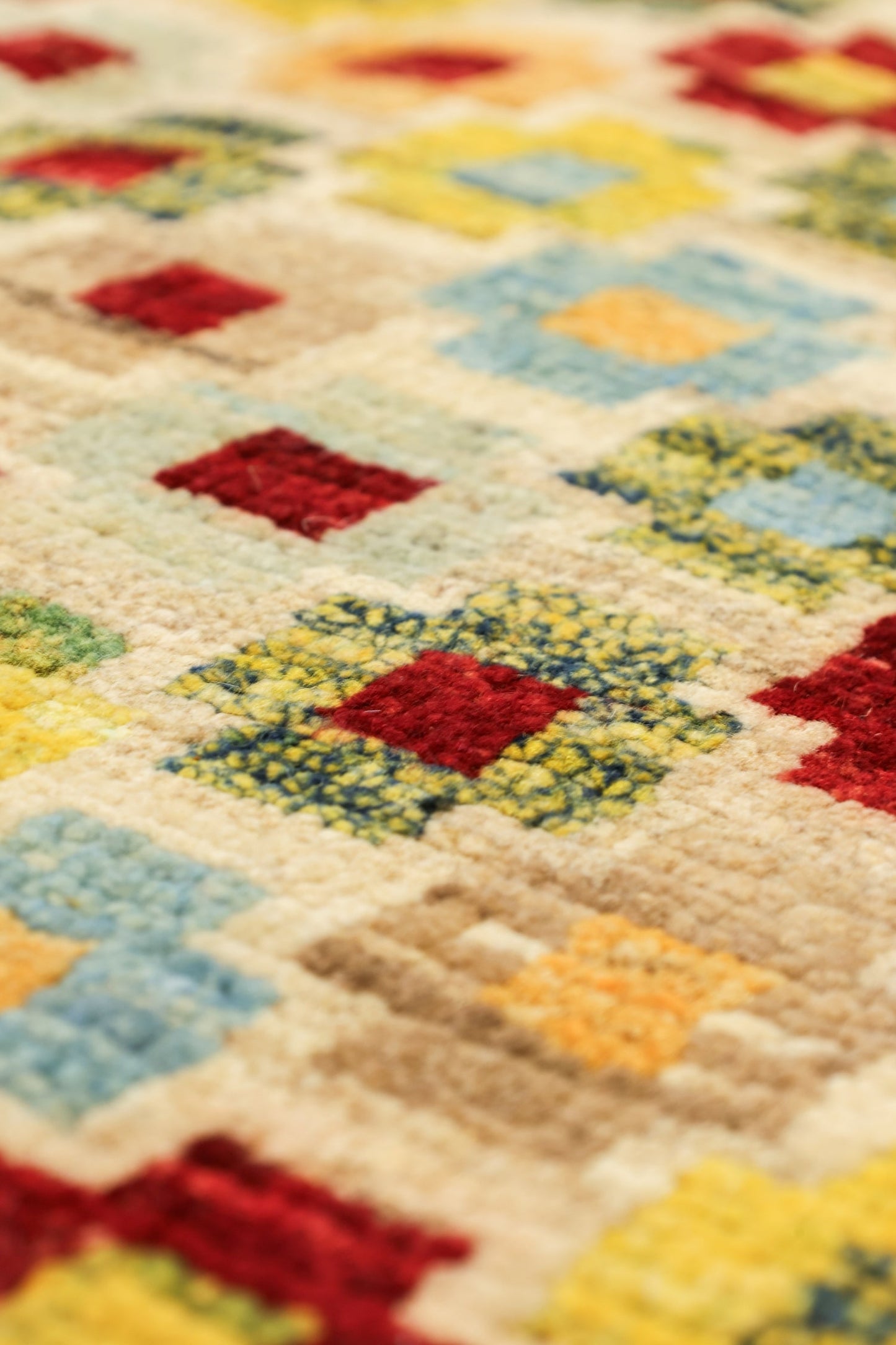 Gabbeh Handwoven Tribal Rug, J79519