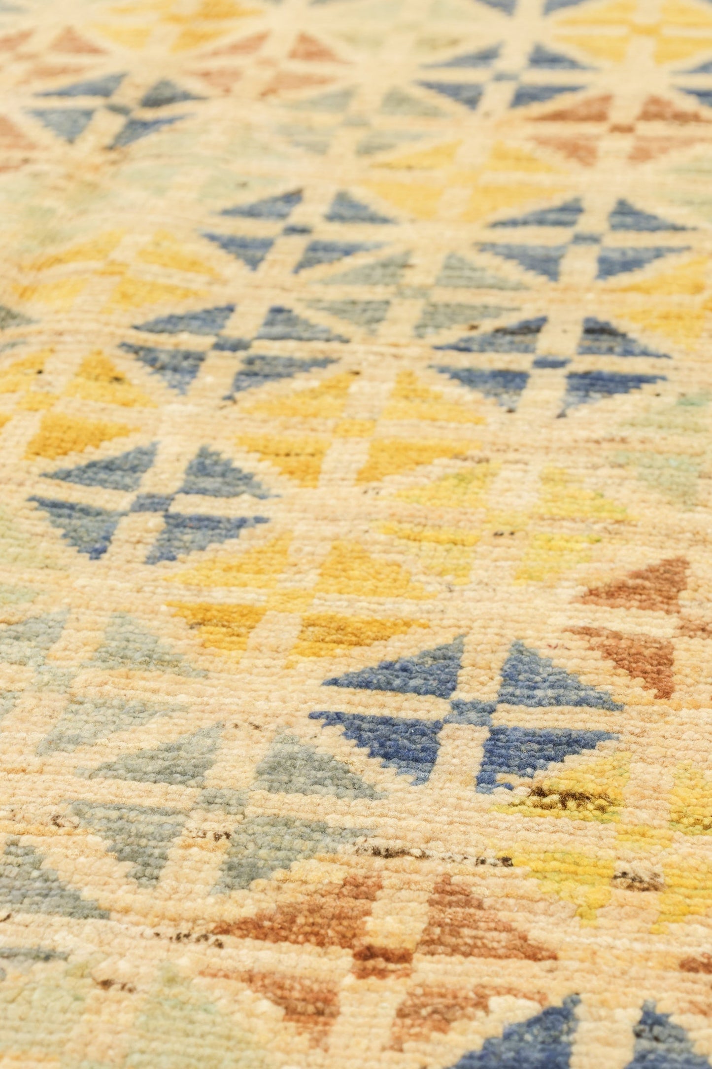 Gabbeh Handwoven Tribal Rug, J79523