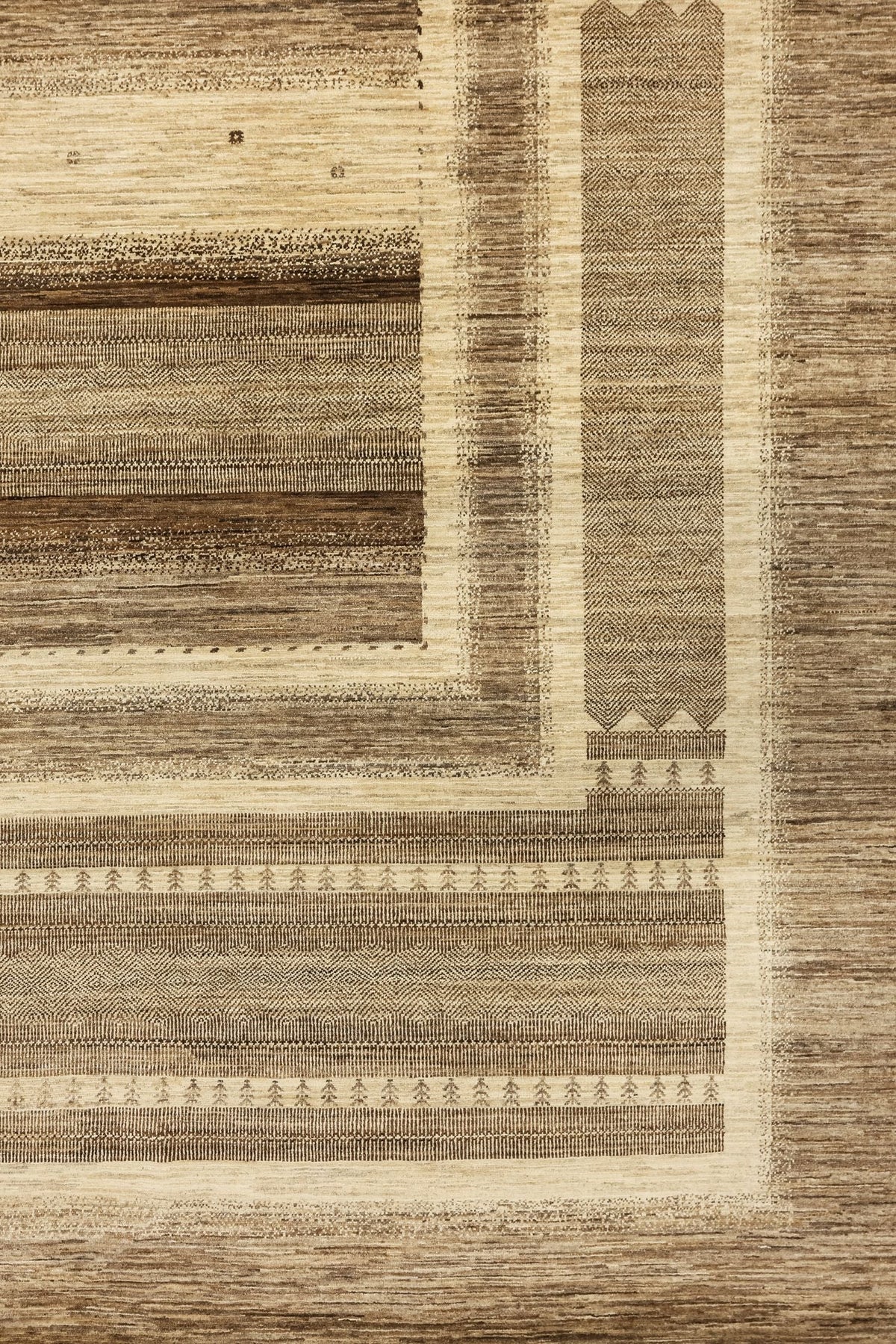 Gabbeh Handwoven Tribal Rug, J81023