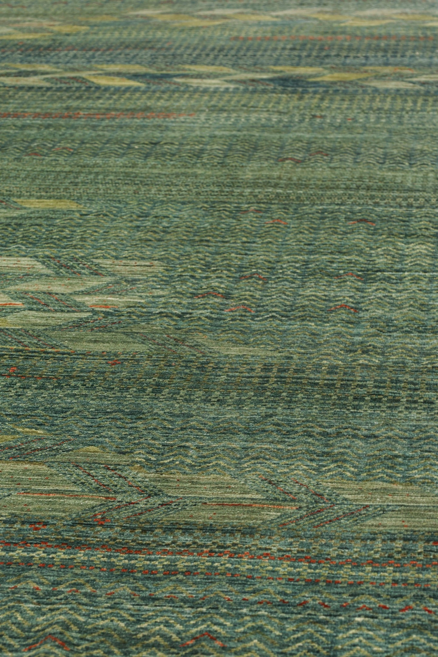 Gabbeh Handwoven Tribal Rug, J81117