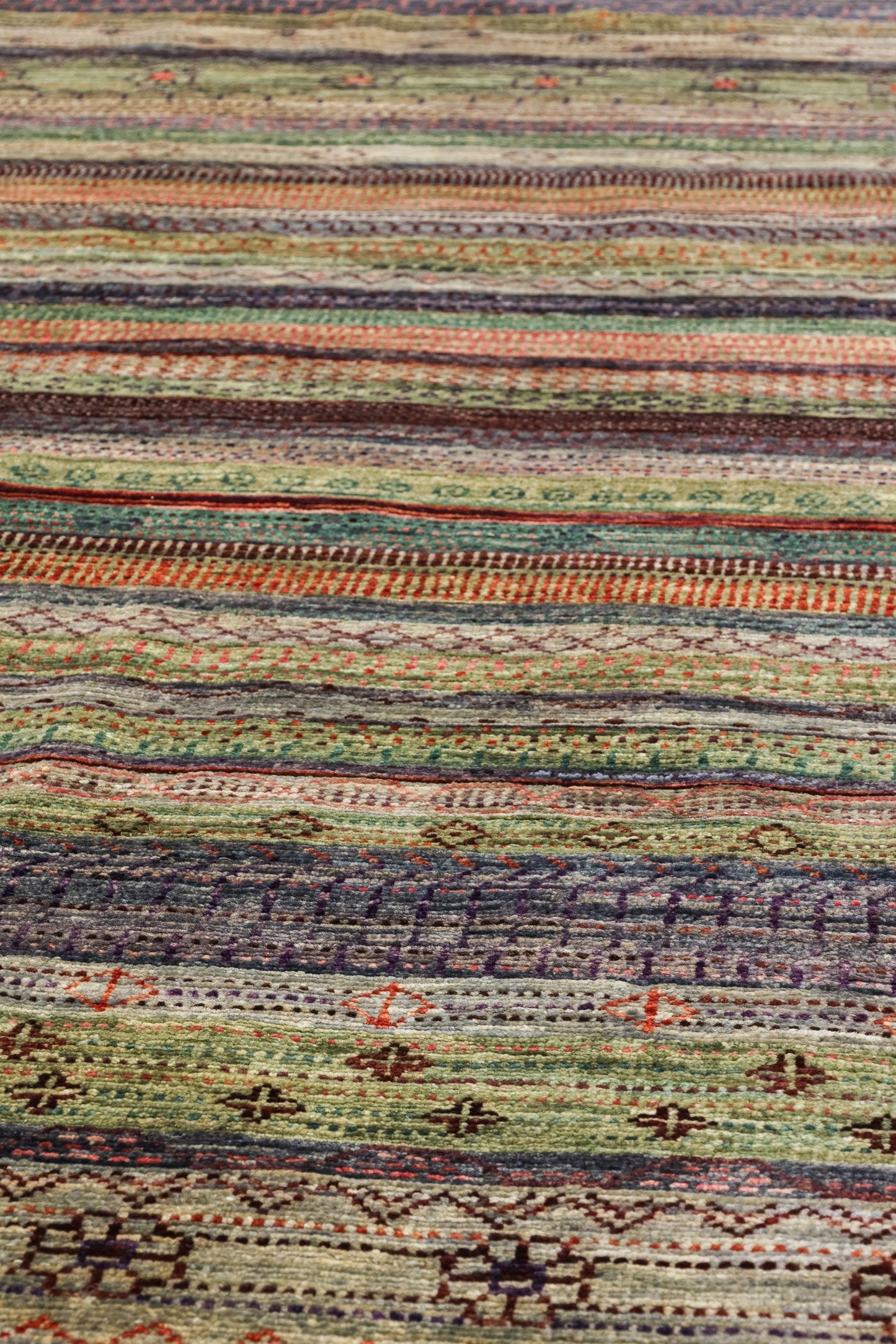 Gabbeh Handwoven Tribal Rug, J81118