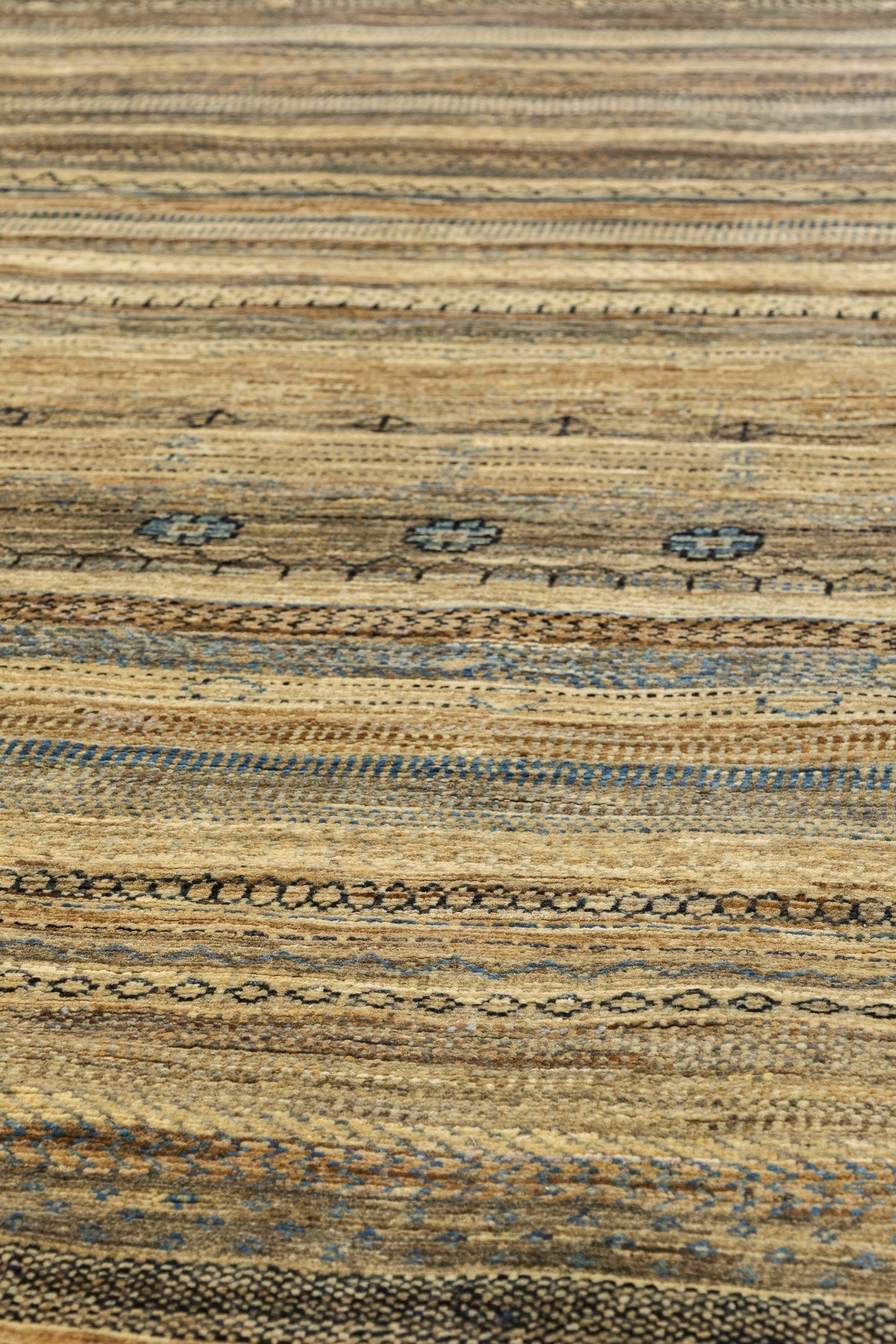 Gabbeh Handwoven Tribal Rug, J81119