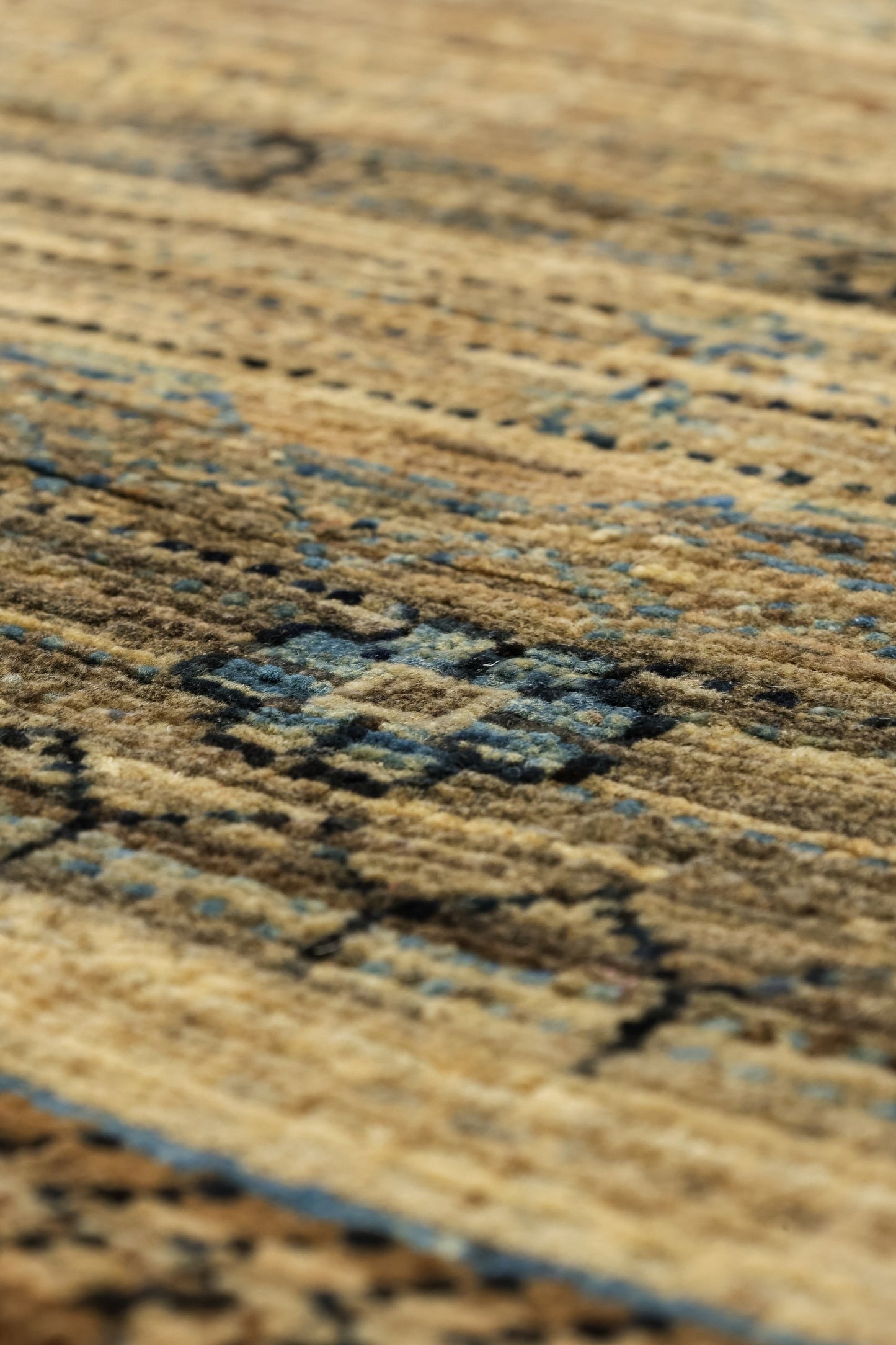 Gabbeh Handwoven Tribal Rug, J81119