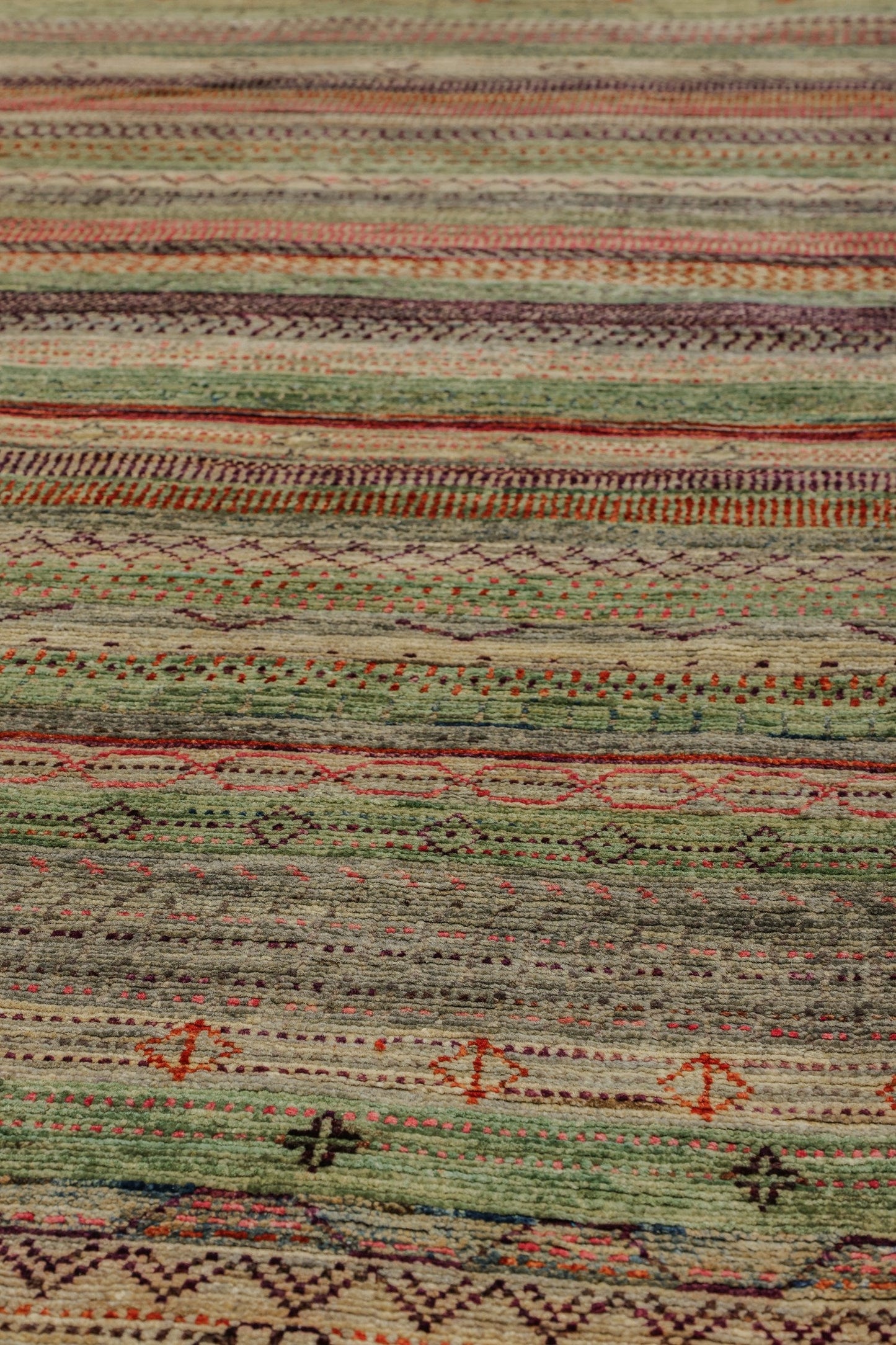 Gabbeh Handwoven Tribal Rug, J81140