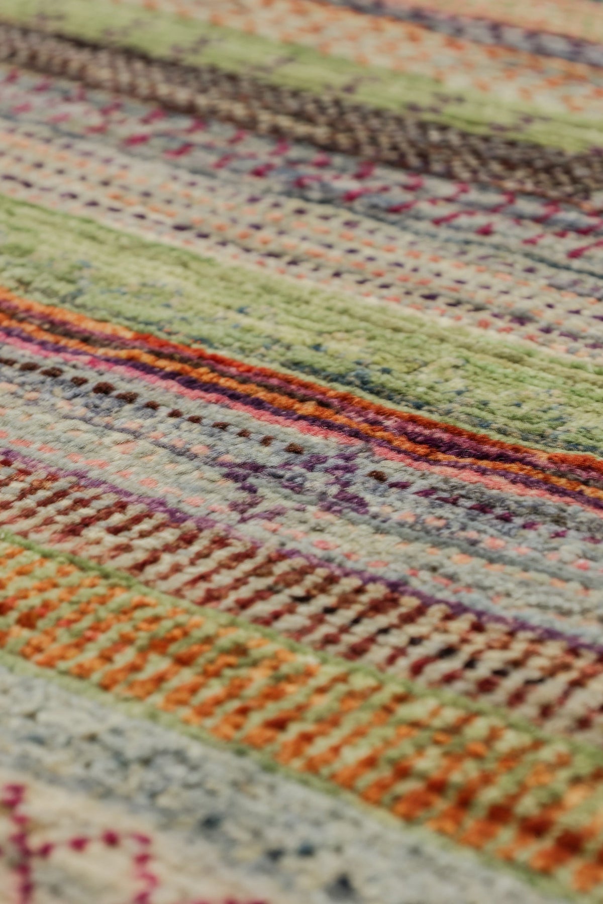 Gabbeh Handwoven Tribal Rug, J81141