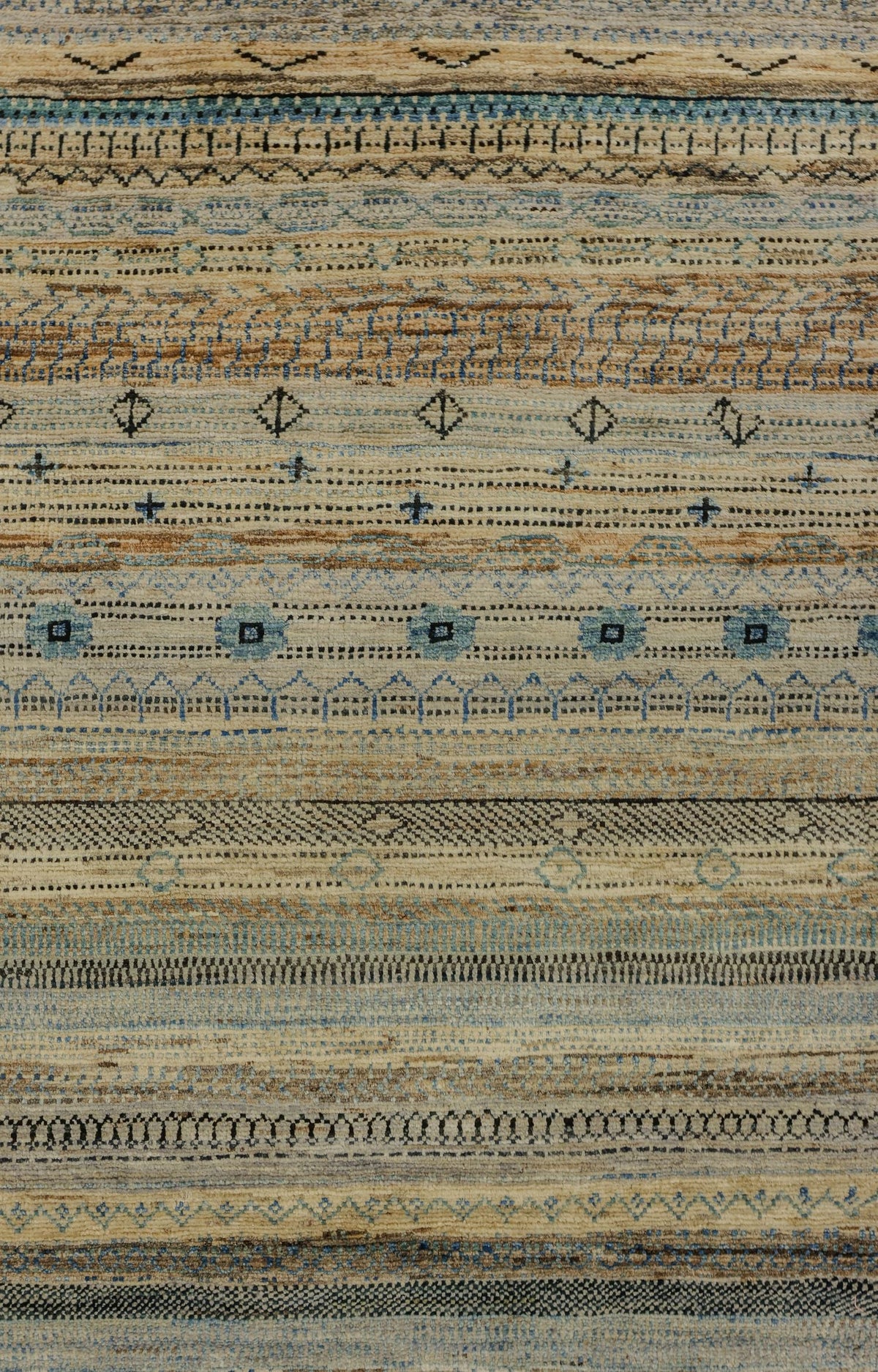 Gabbeh Handwoven Tribal Rug, J81144