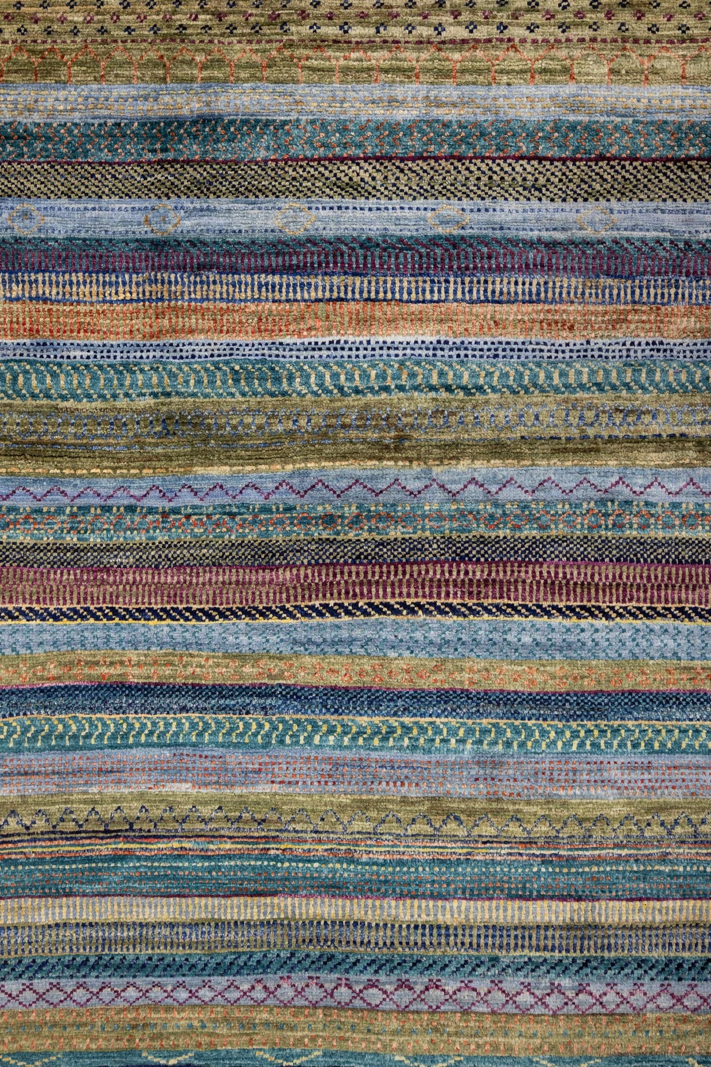 Gabbeh Handwoven Tribal Rug, J86036