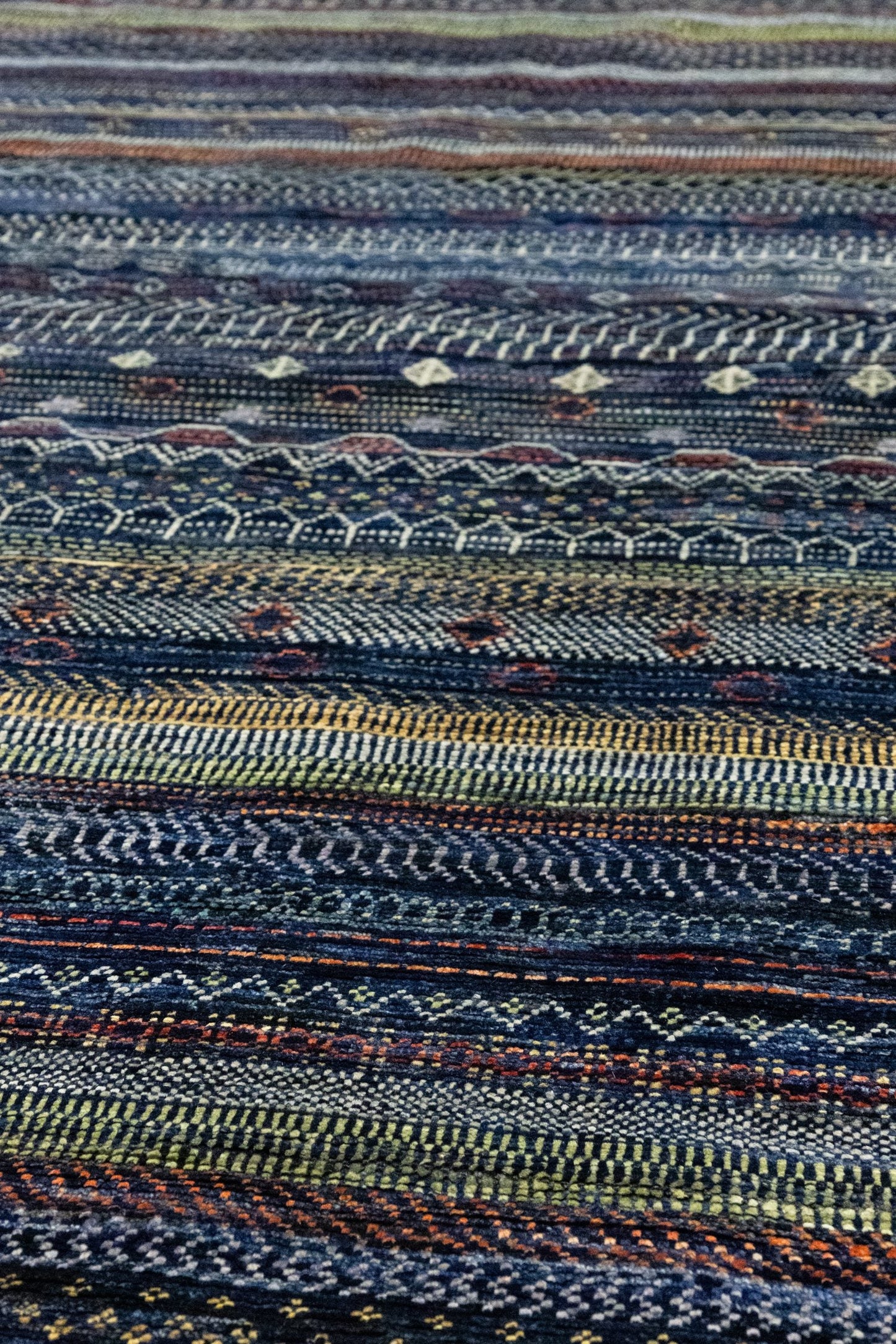 Gabbeh Handwoven Tribal Rug, J86078