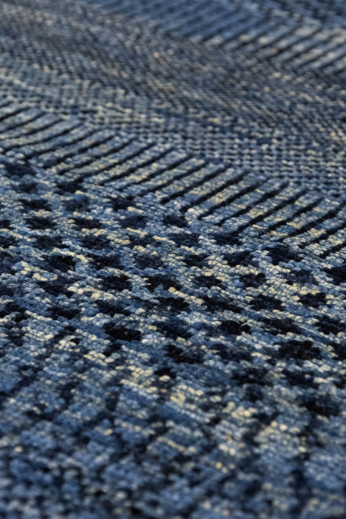Gabbeh Handwoven Tribal Rug, J86103