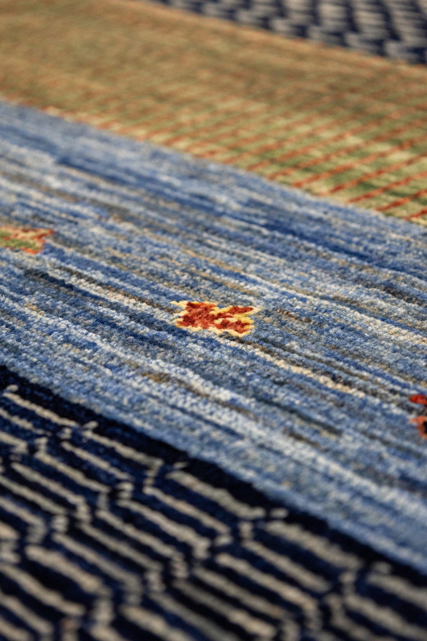 Gabbeh Handwoven Tribal Rug, J87105