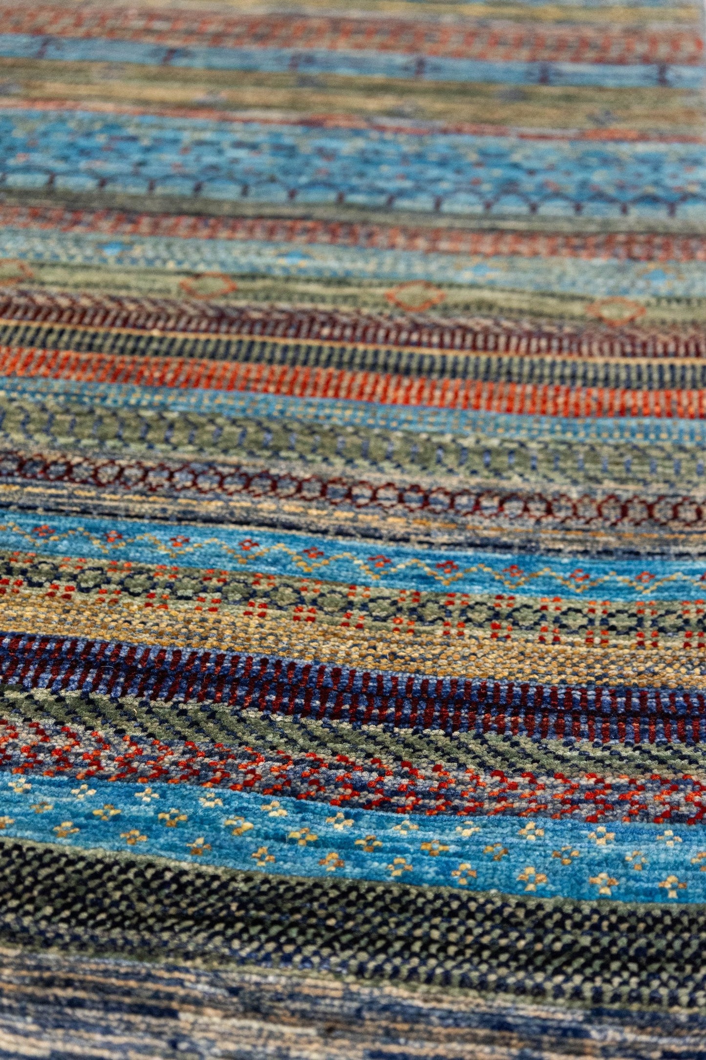 Gabbeh Handwoven Tribal Rug, J87464