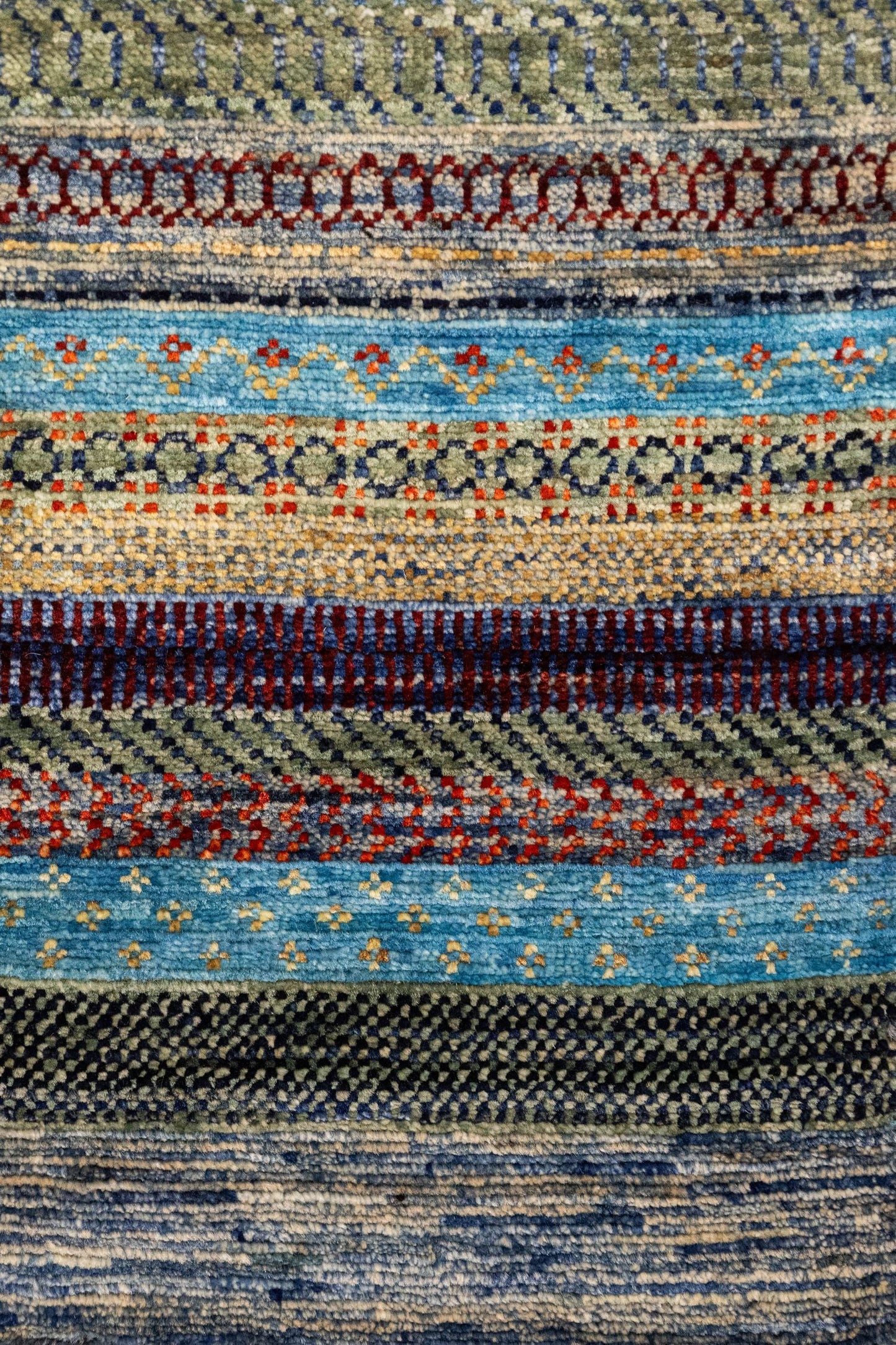 Gabbeh Handwoven Tribal Rug, J87464