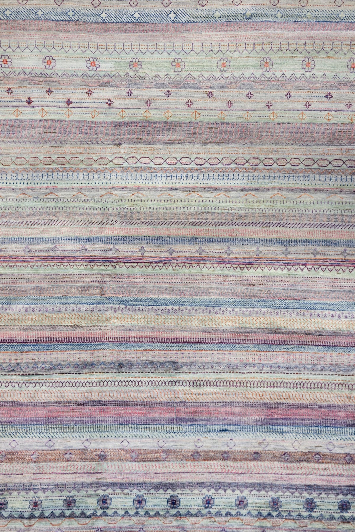 Gabbeh Handwoven Tribal Rug, J89238