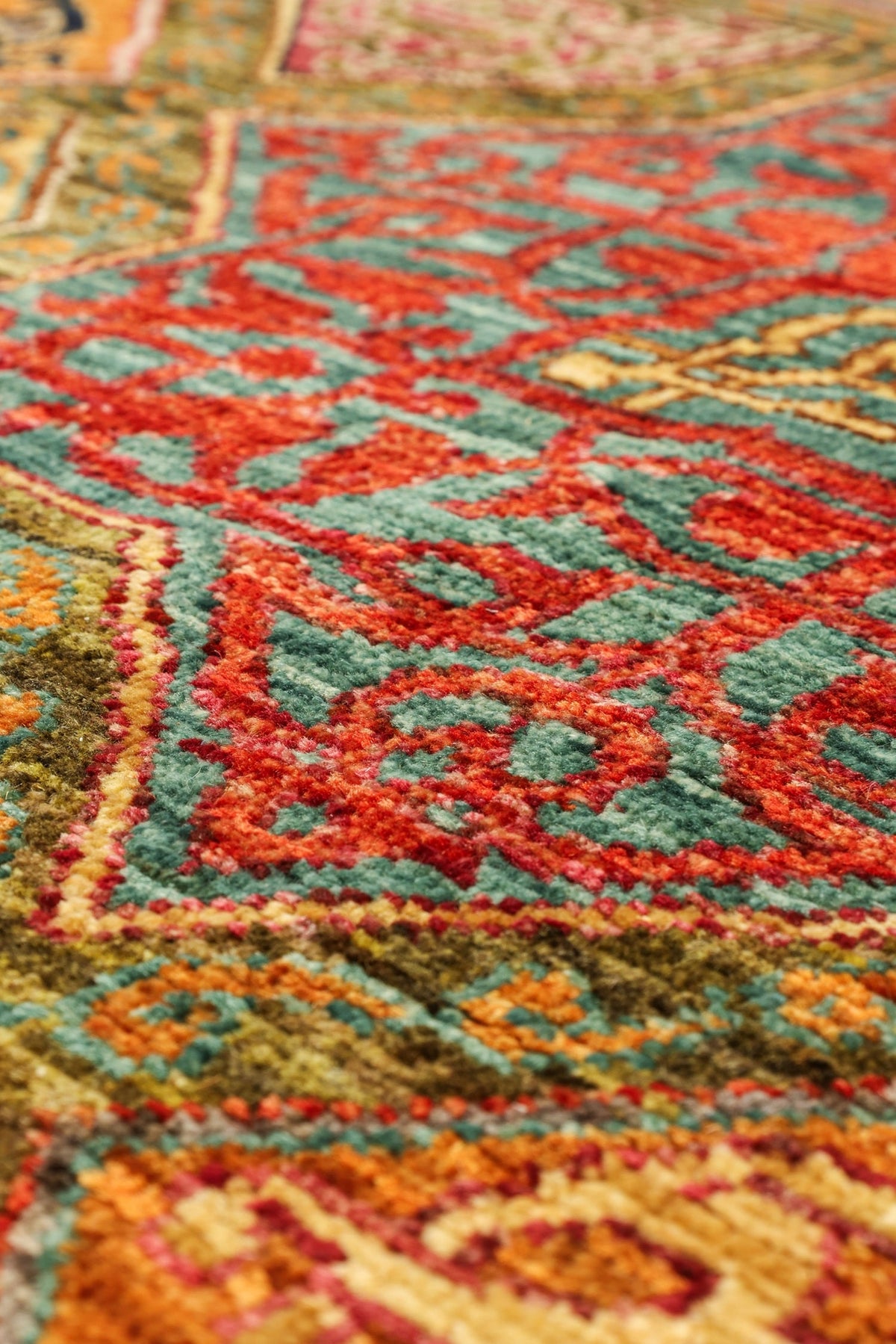 Gonbad Handwoven Tribal Rug, J81038