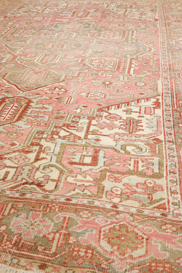 Vintage Heriz Handwoven Tribal Rug, J67417