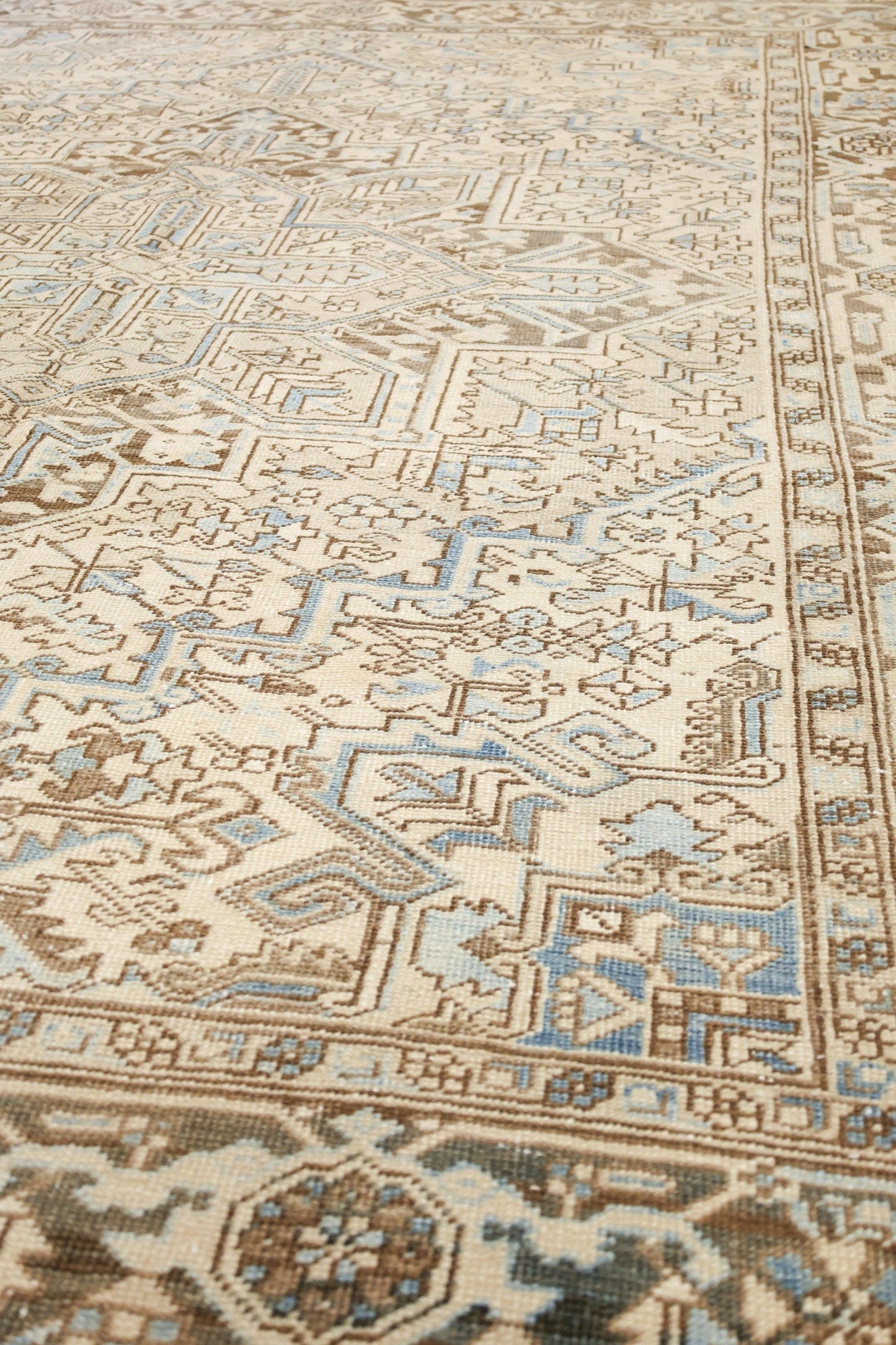 Vintage Heriz Handwoven Tribal Rug, J67443
