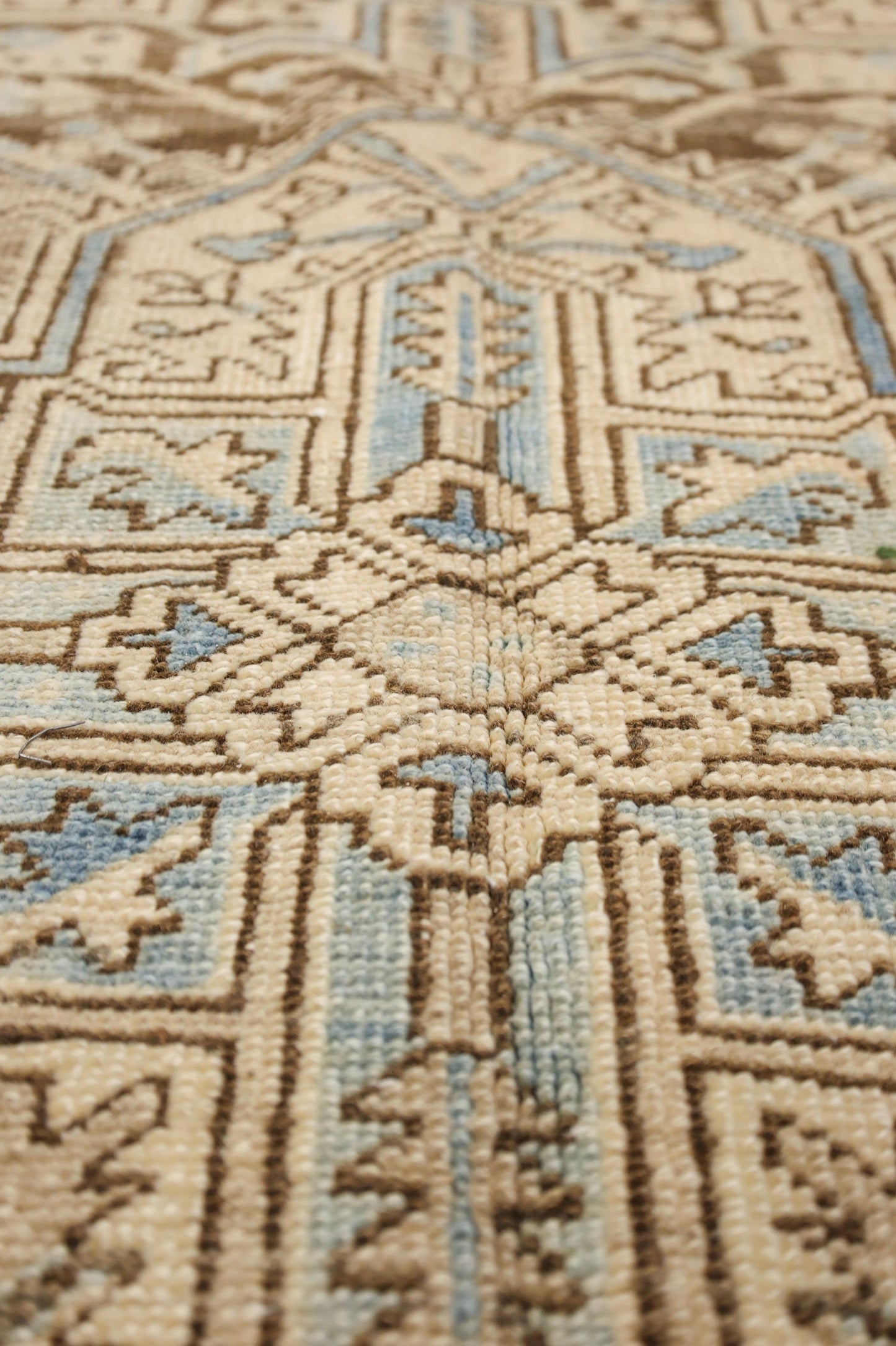 Vintage Heriz Handwoven Tribal Rug, J67443