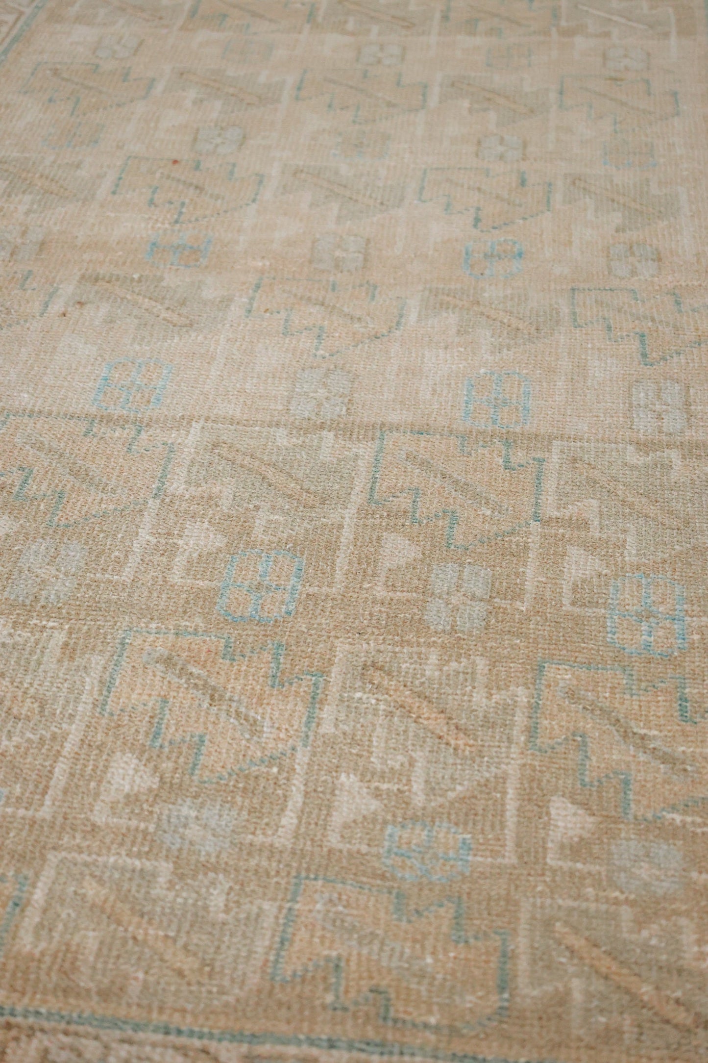 Vintage Heriz Handwoven Tribal Rug, J68498