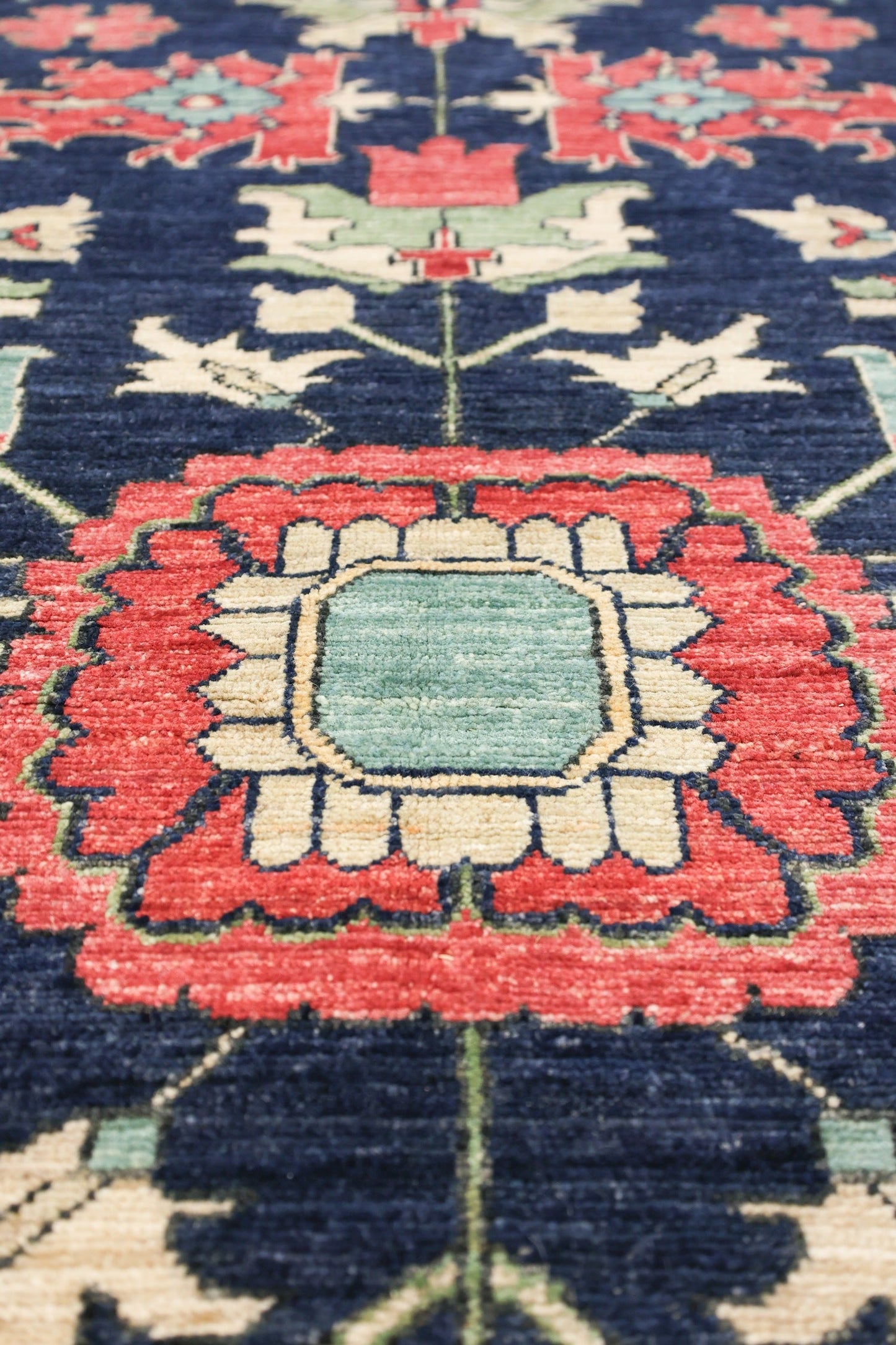 Heriz Handwoven Tribal Rug, J71147