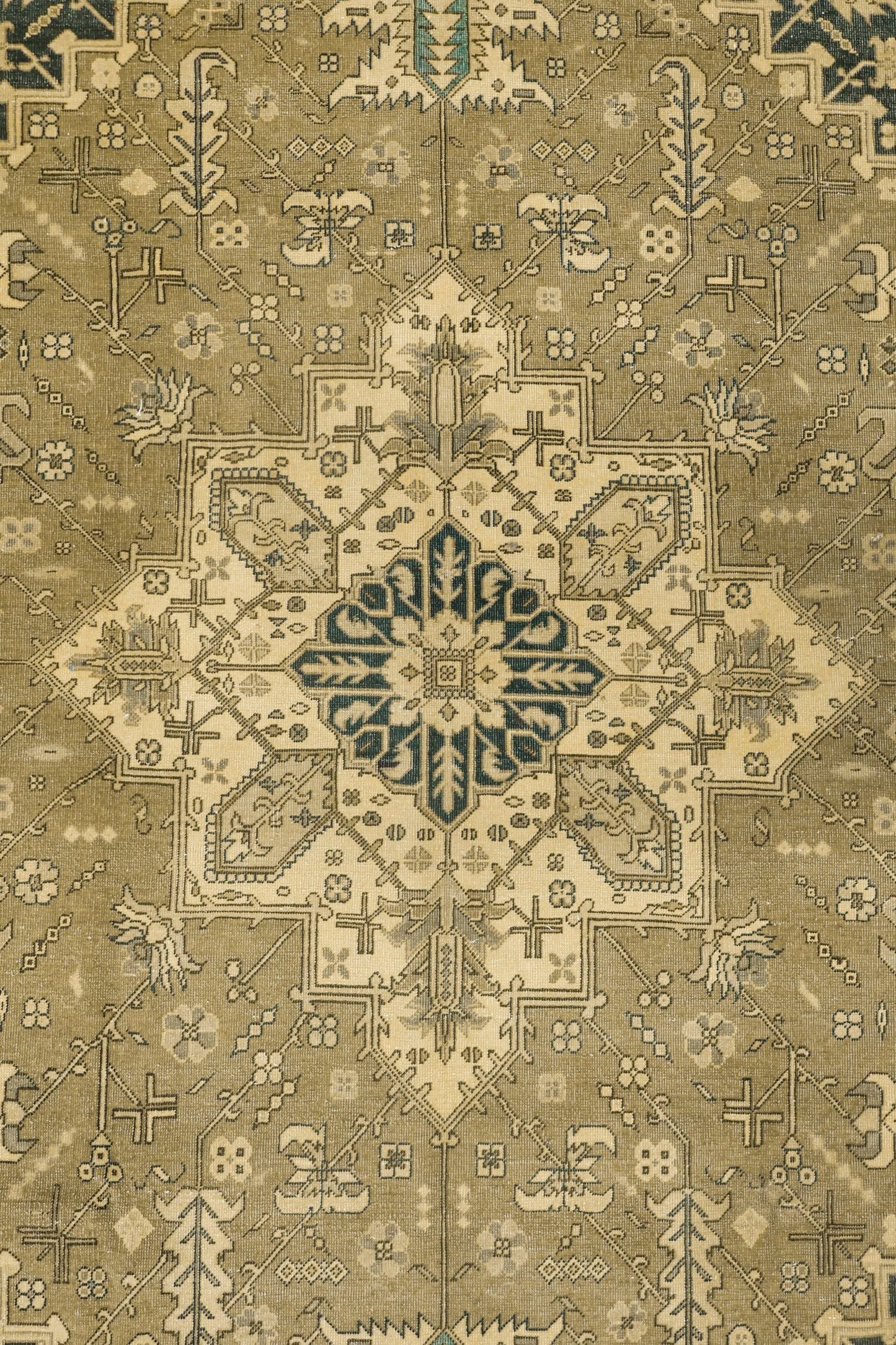 Vintage Heriz Handwoven Tribal Rug, J72540