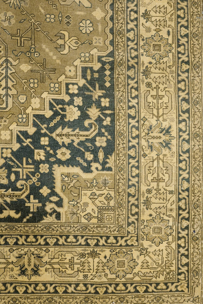 Vintage Heriz Handwoven Tribal Rug, J72540
