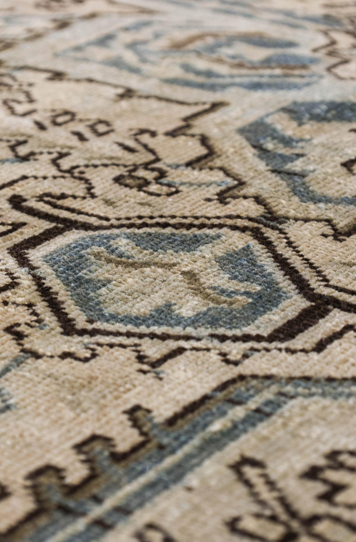 Vintage Heriz Handwoven Tribal Rug, J79445