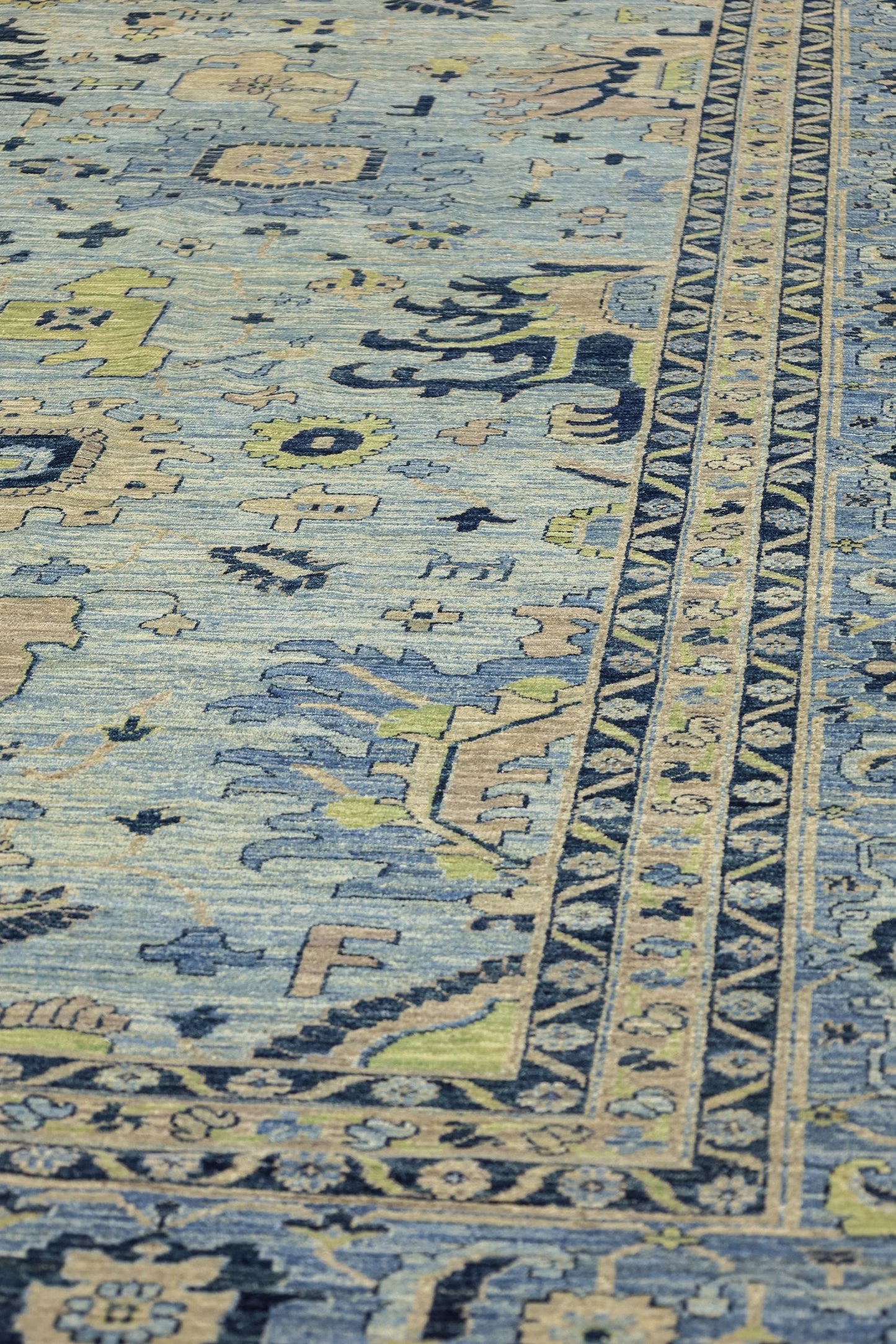 Heriz Handwoven Tribal Rug, J81331