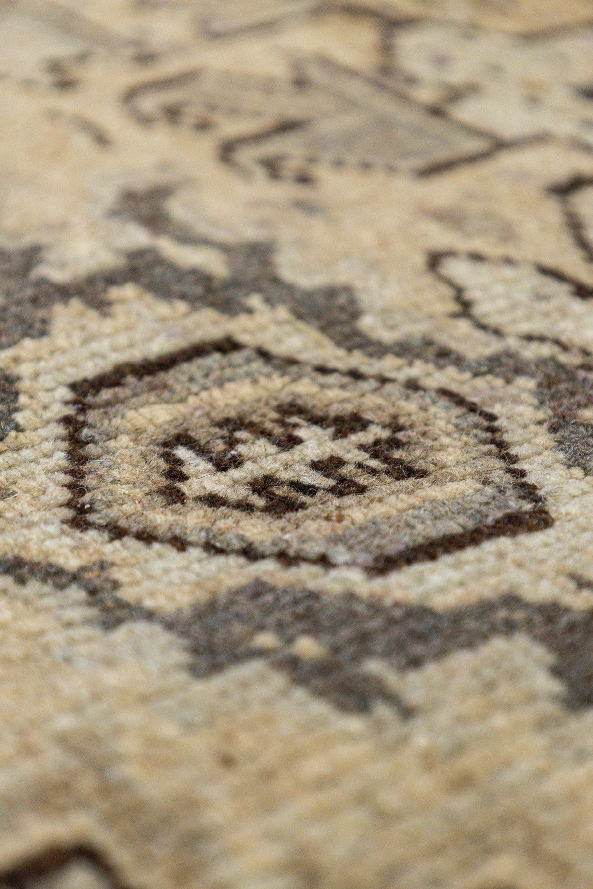 Vintage Heriz Handwoven Tribal Rug, J86511