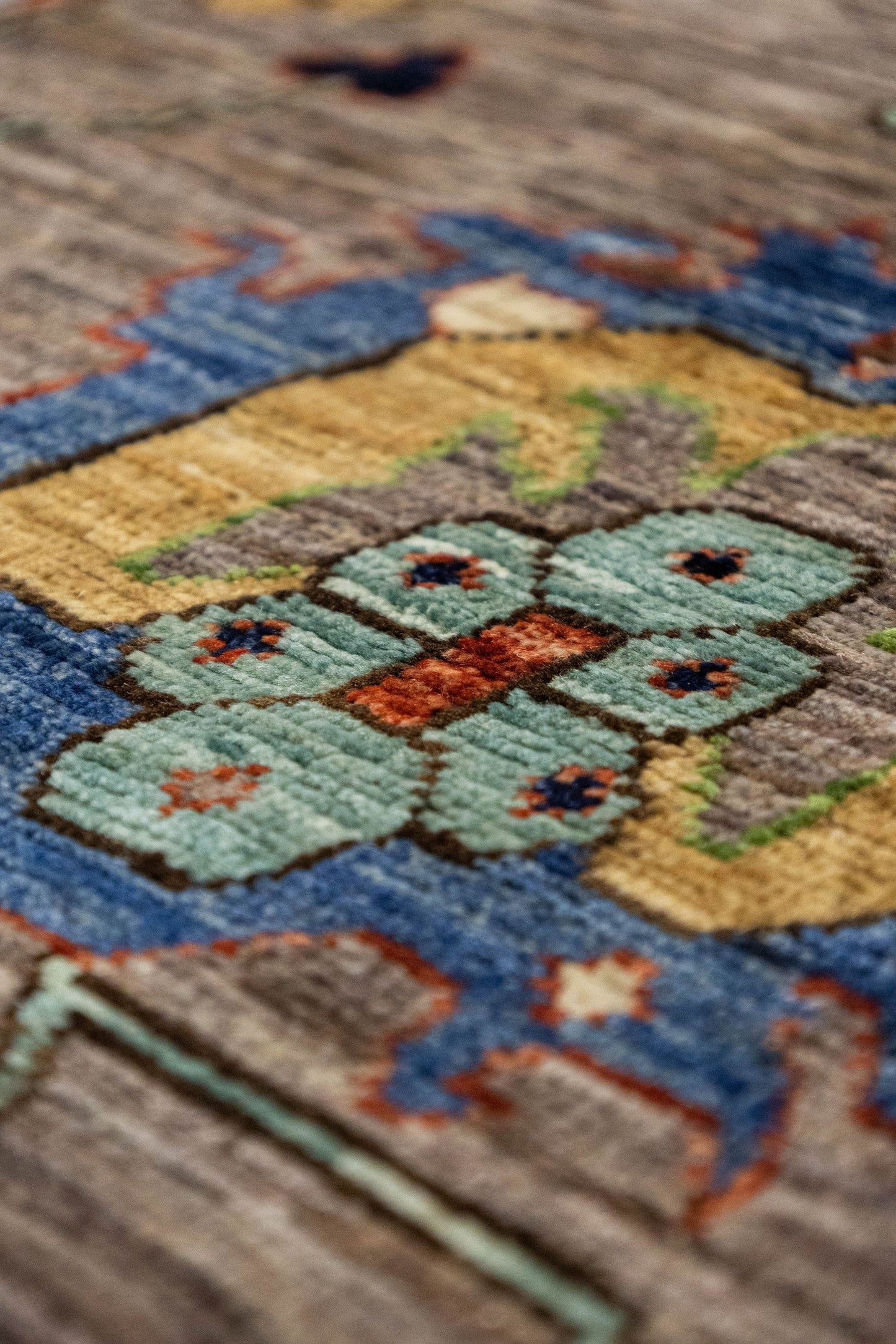 Heriz Handwoven Tribal Rug, J87480