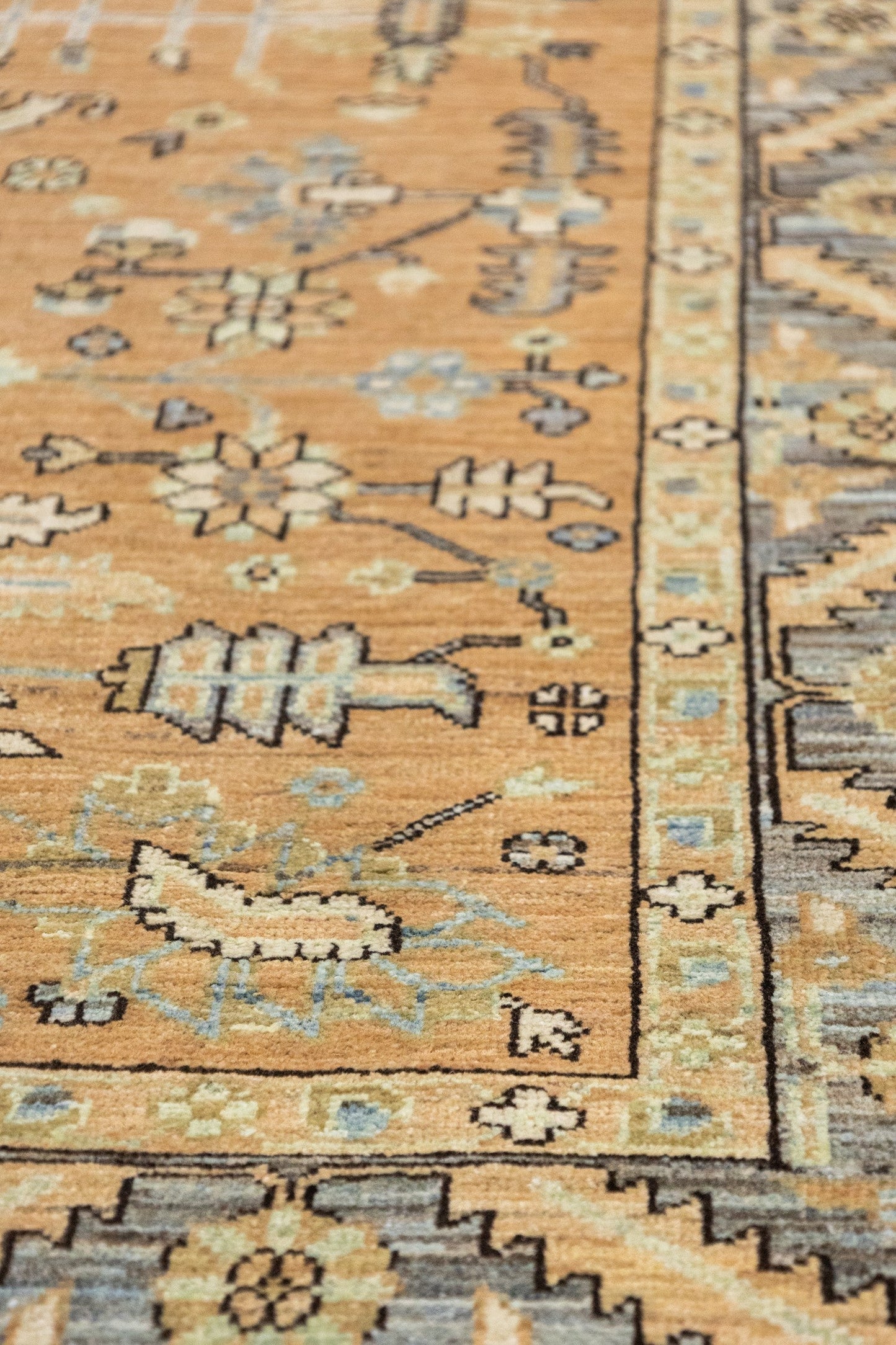 Heriz Handwoven Tribal Rug, J89299