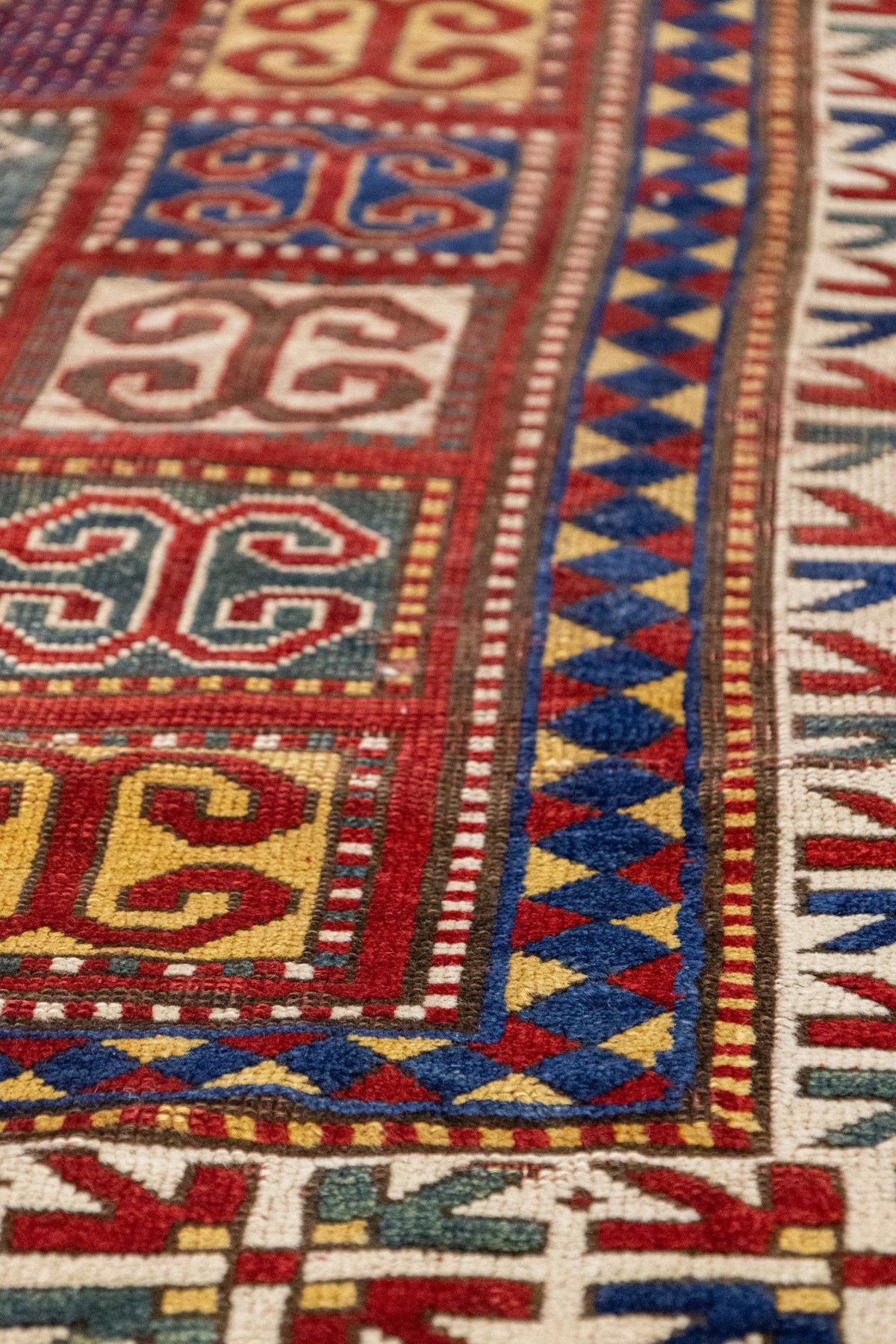 Karachopf Kazak Handwoven Tribal Rug, JF8803