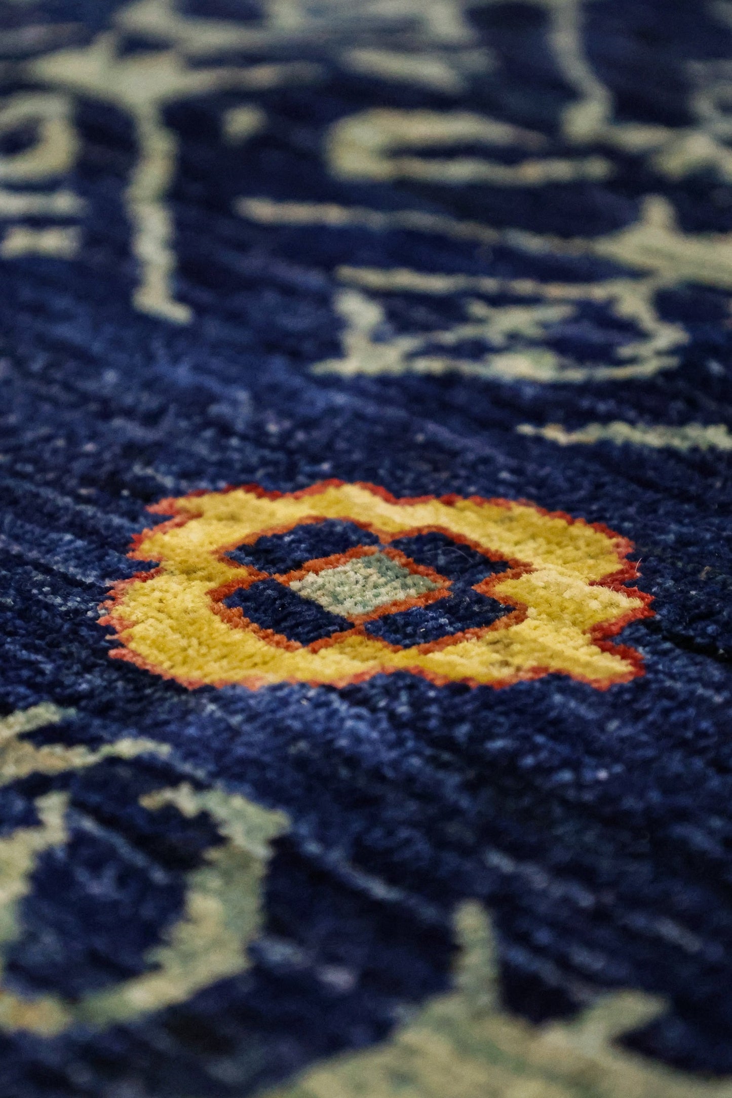 Kurd Medallion Handwoven Tribal Rug, J81377