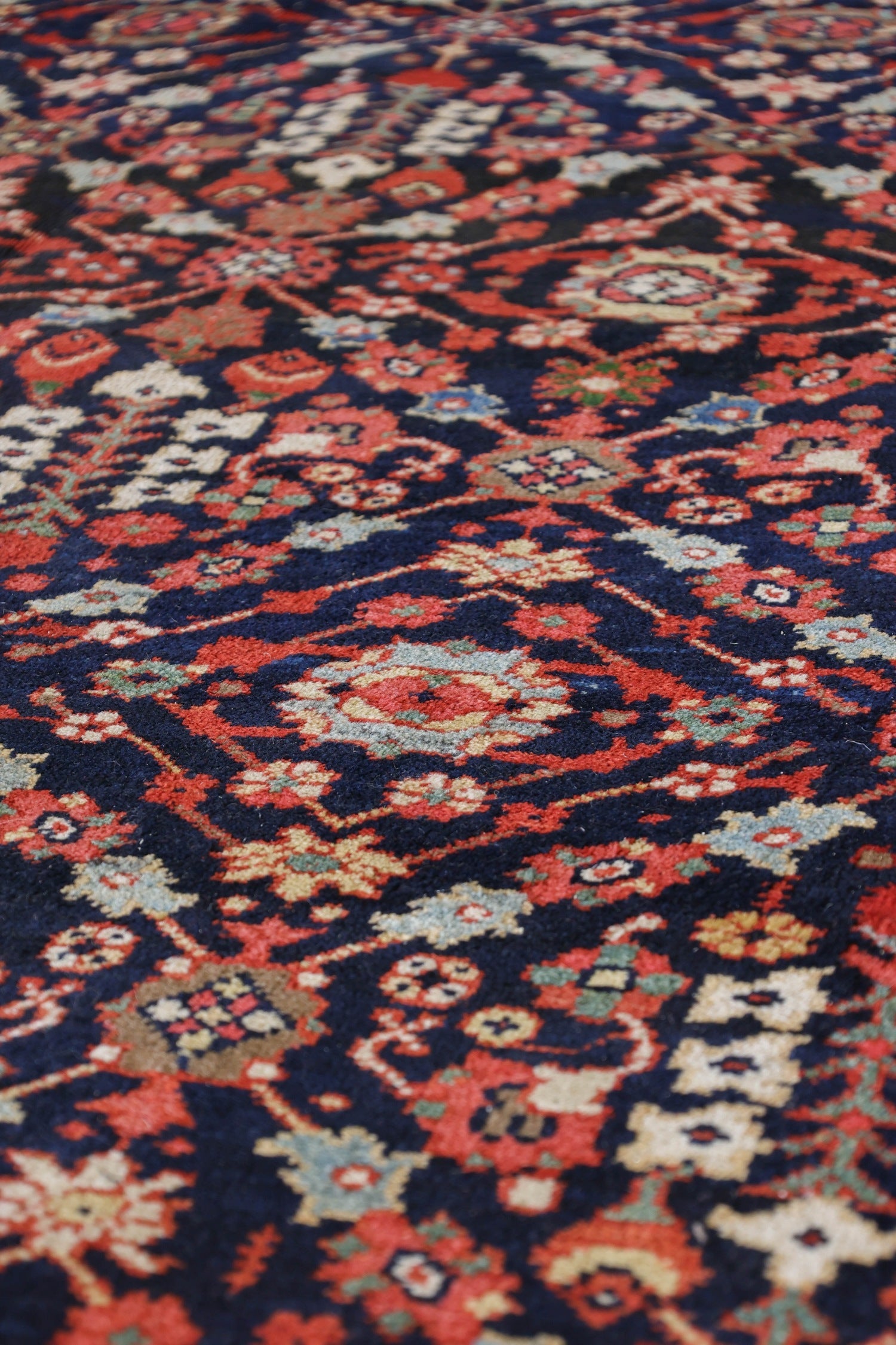 Antique Mahal Handwoven Tribal Rug, J78042