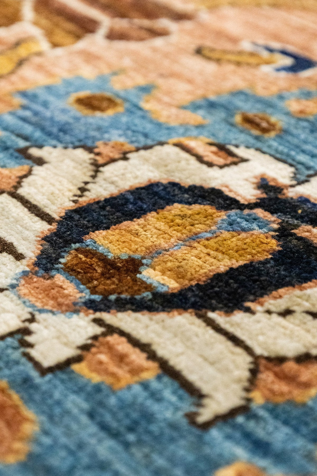 Mahal Handwoven Tribal Rug, J86111