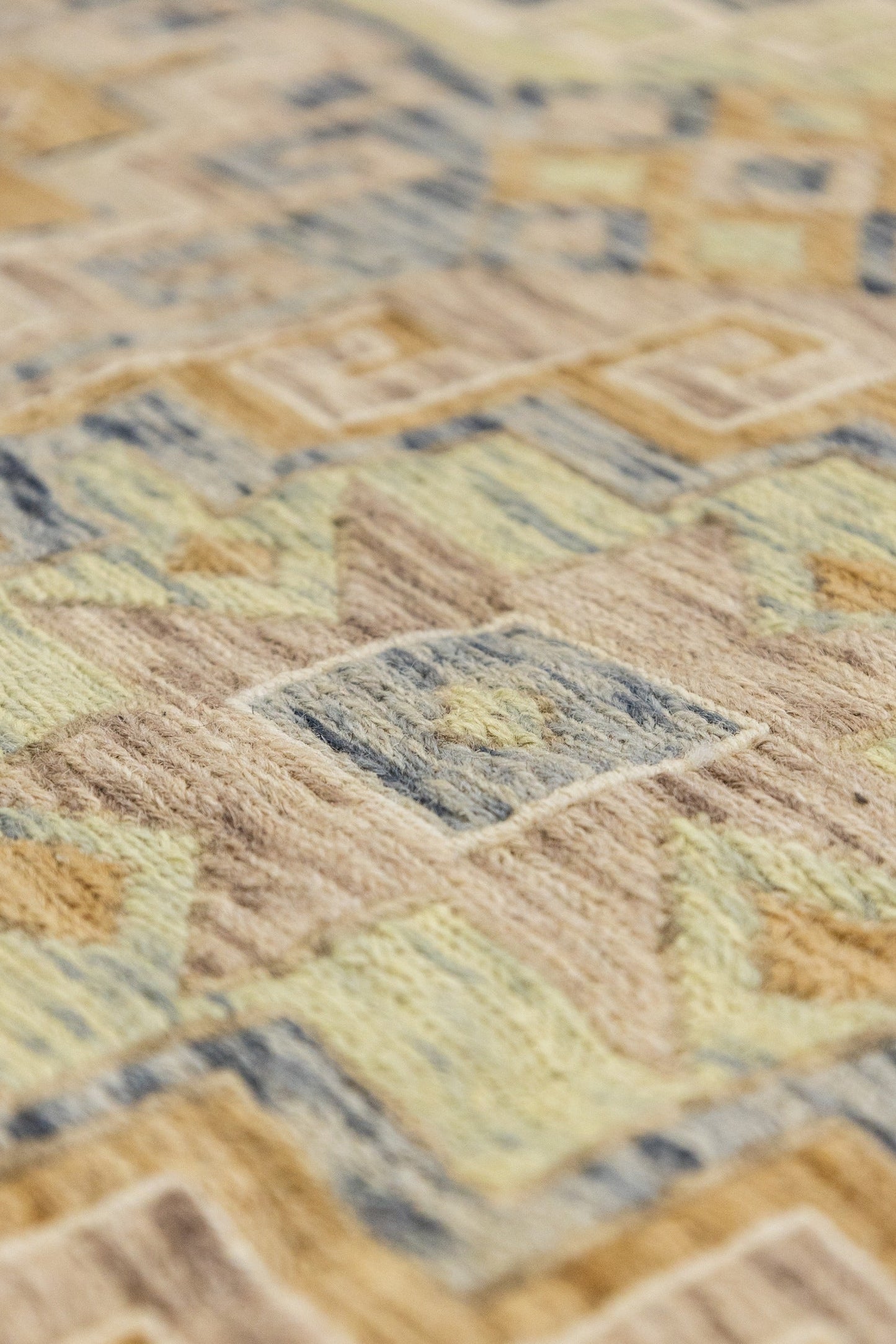 Memling Gul Handwoven Tribal Rug, J89078