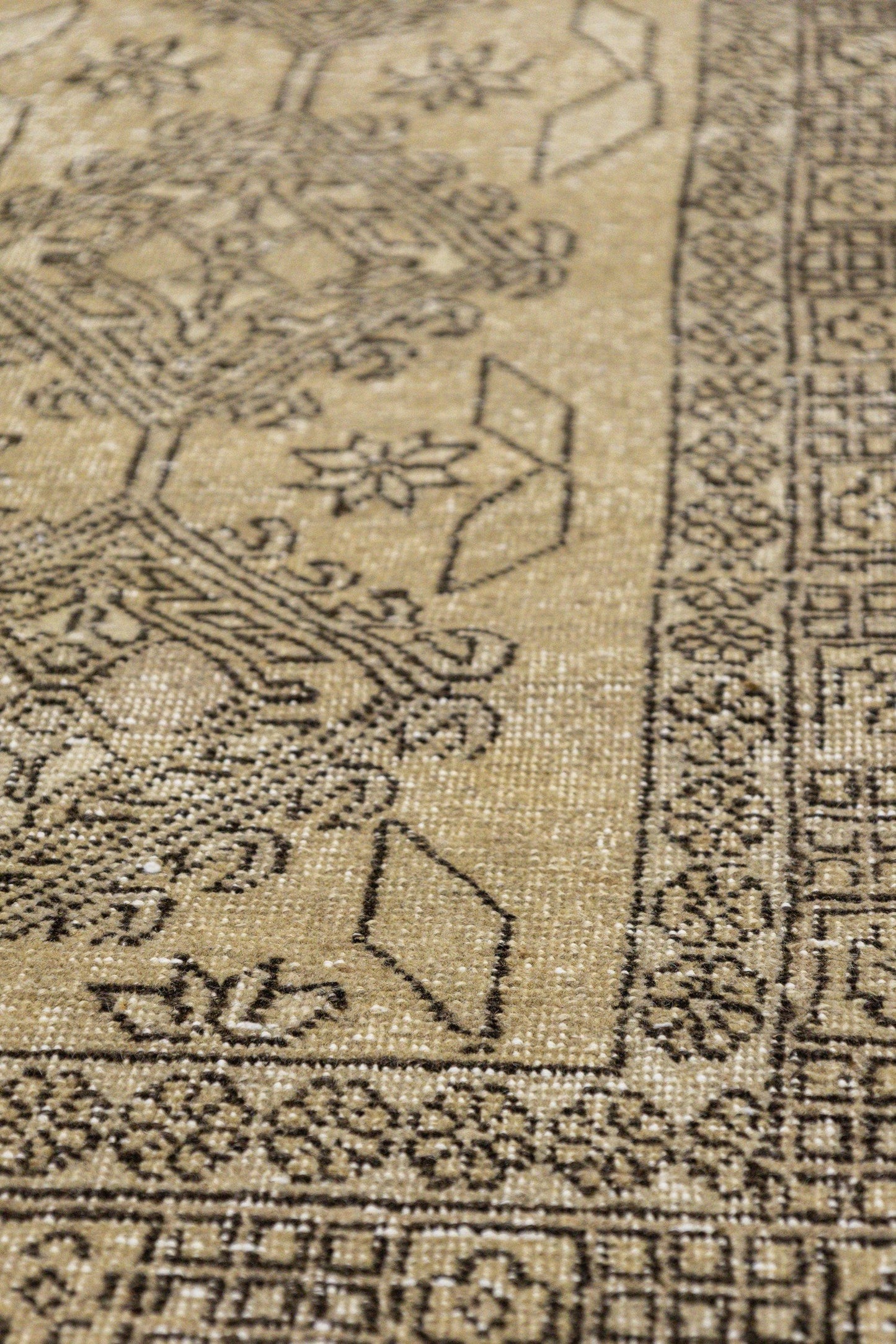 Vintage Meshkin Handwoven Tribal Rug, J86606