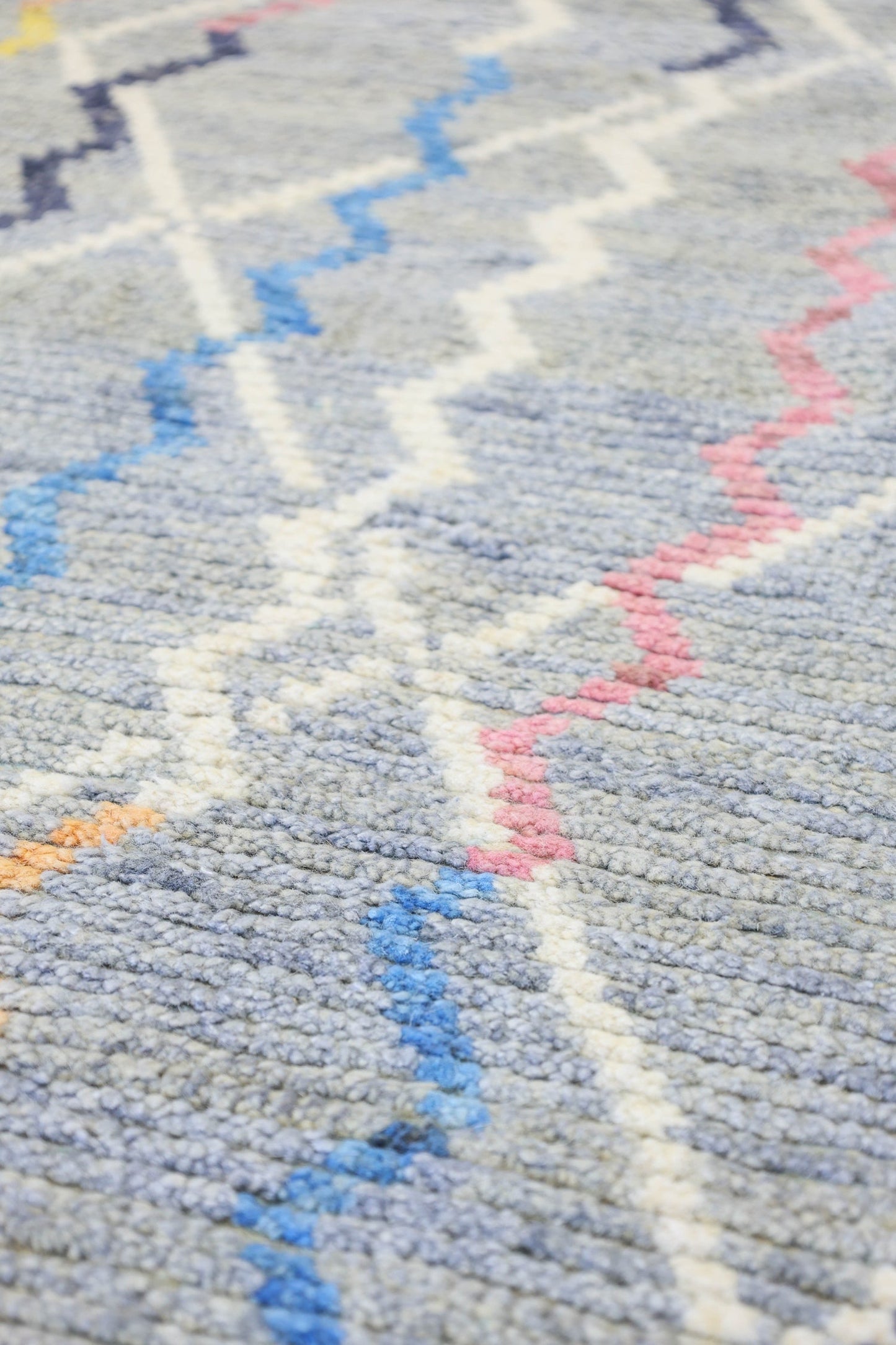 Moroccan Handwoven Tribal Rug, J78256