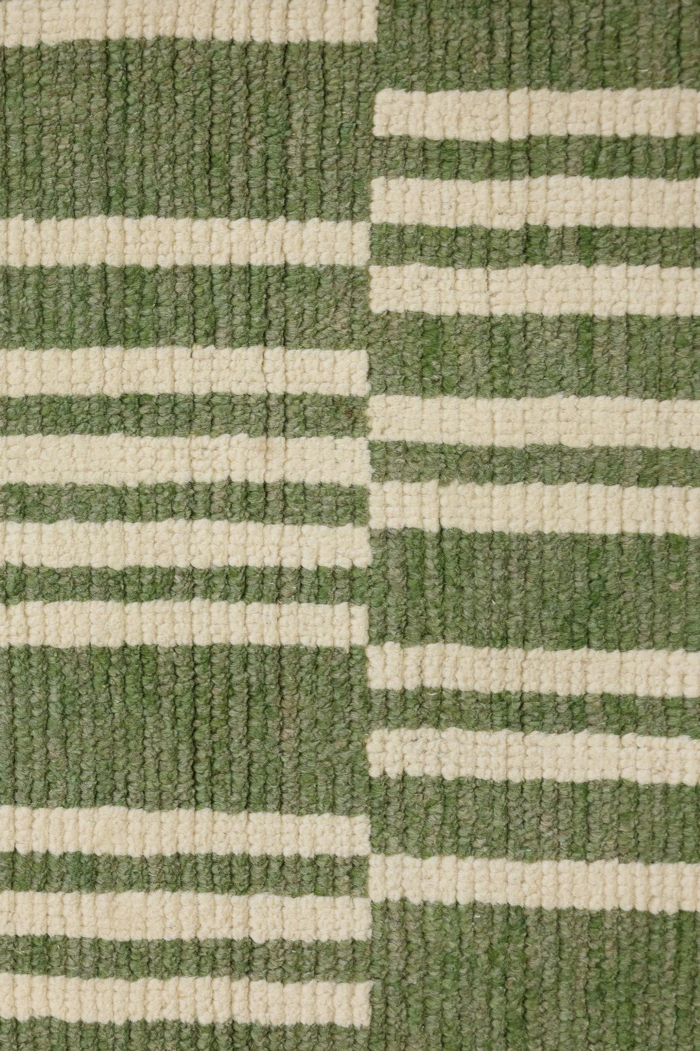 Moroccan Handwoven Tribal Rug, J78291