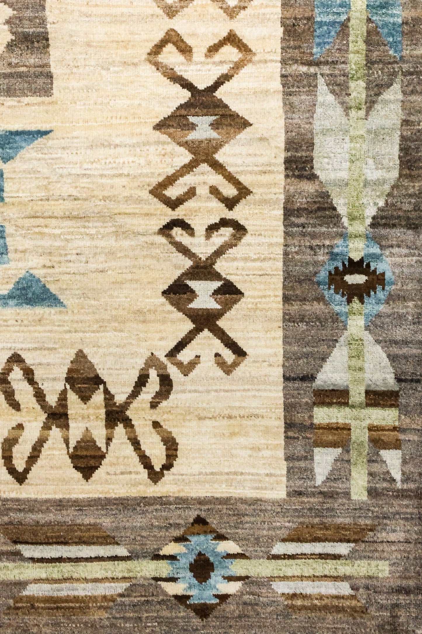 Navajo Handwoven Tribal Rug, J81415