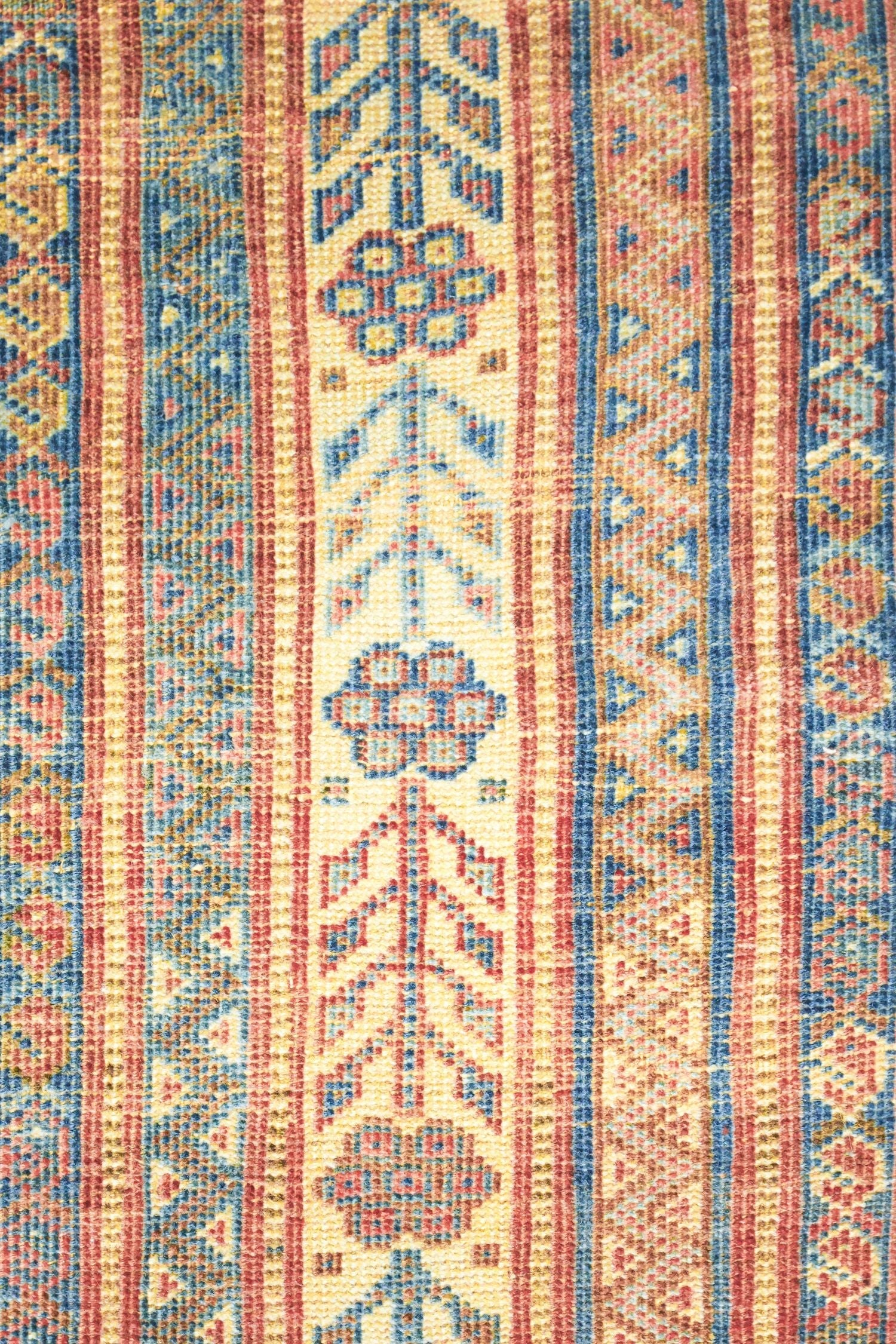 Vintage Qashqai Handwoven Tribal Rug, J69182