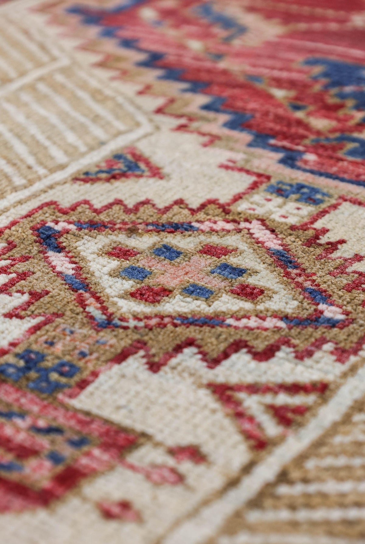 Vintage Serab Handwoven Tribal Rug, J79442