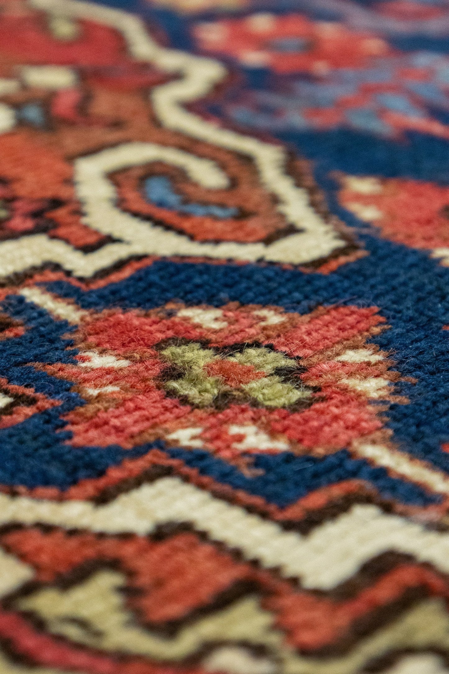 Antique Serapi Handwoven Tribal Rug, J89108