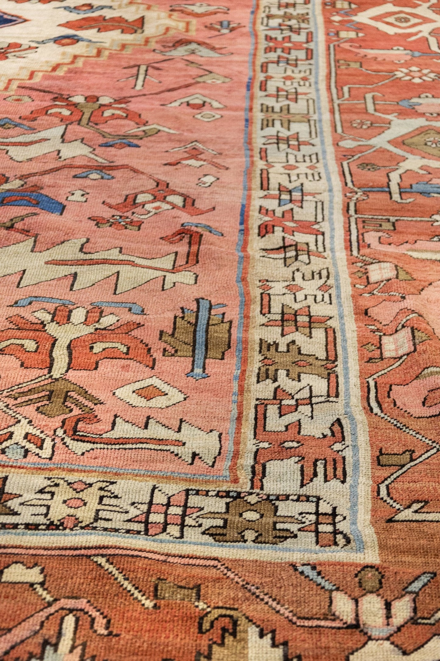 Antique Serapi Handwoven Tribal Rug, J89244
