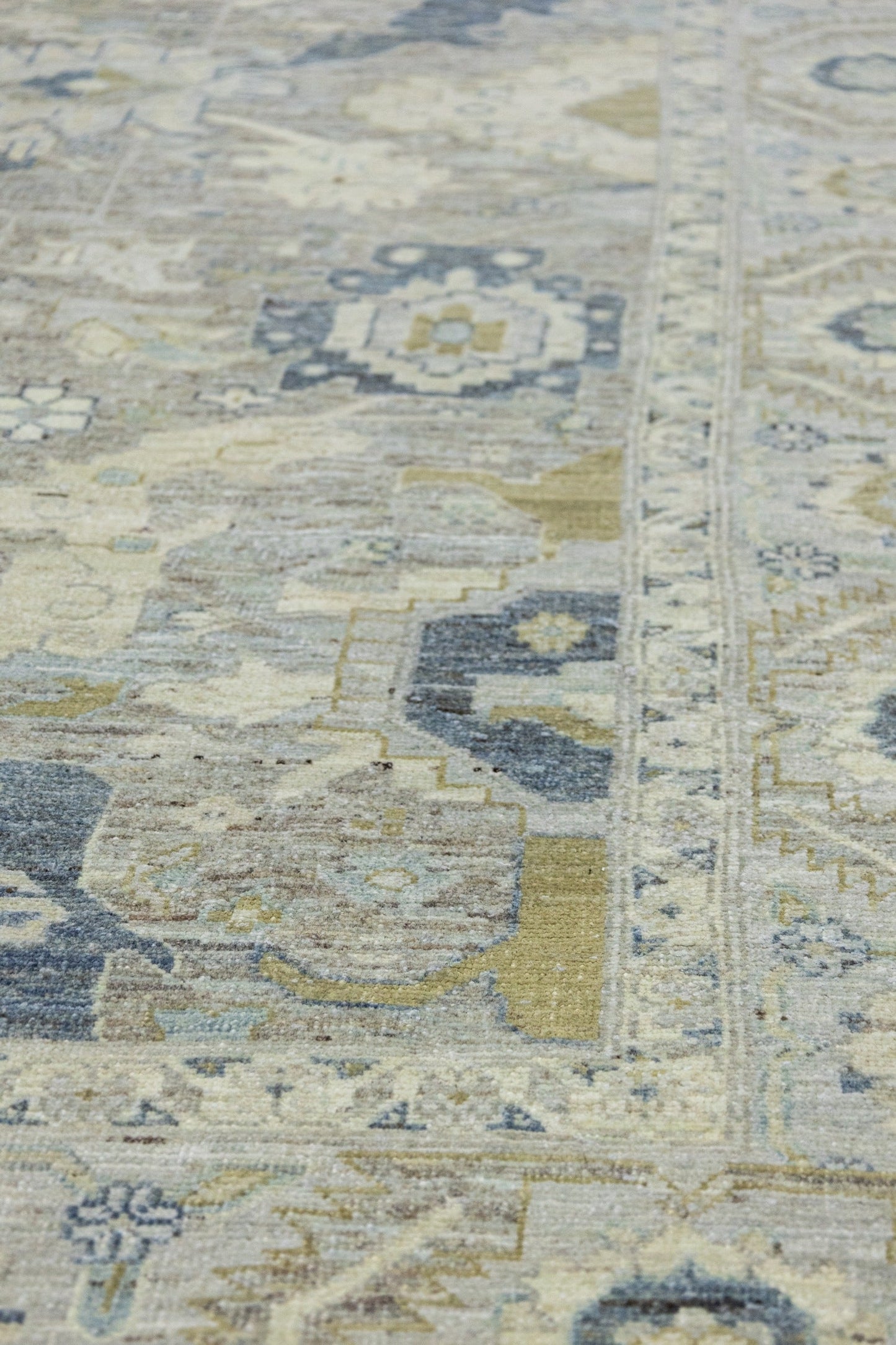 Serapi Handwoven Tribal Rug, J89291