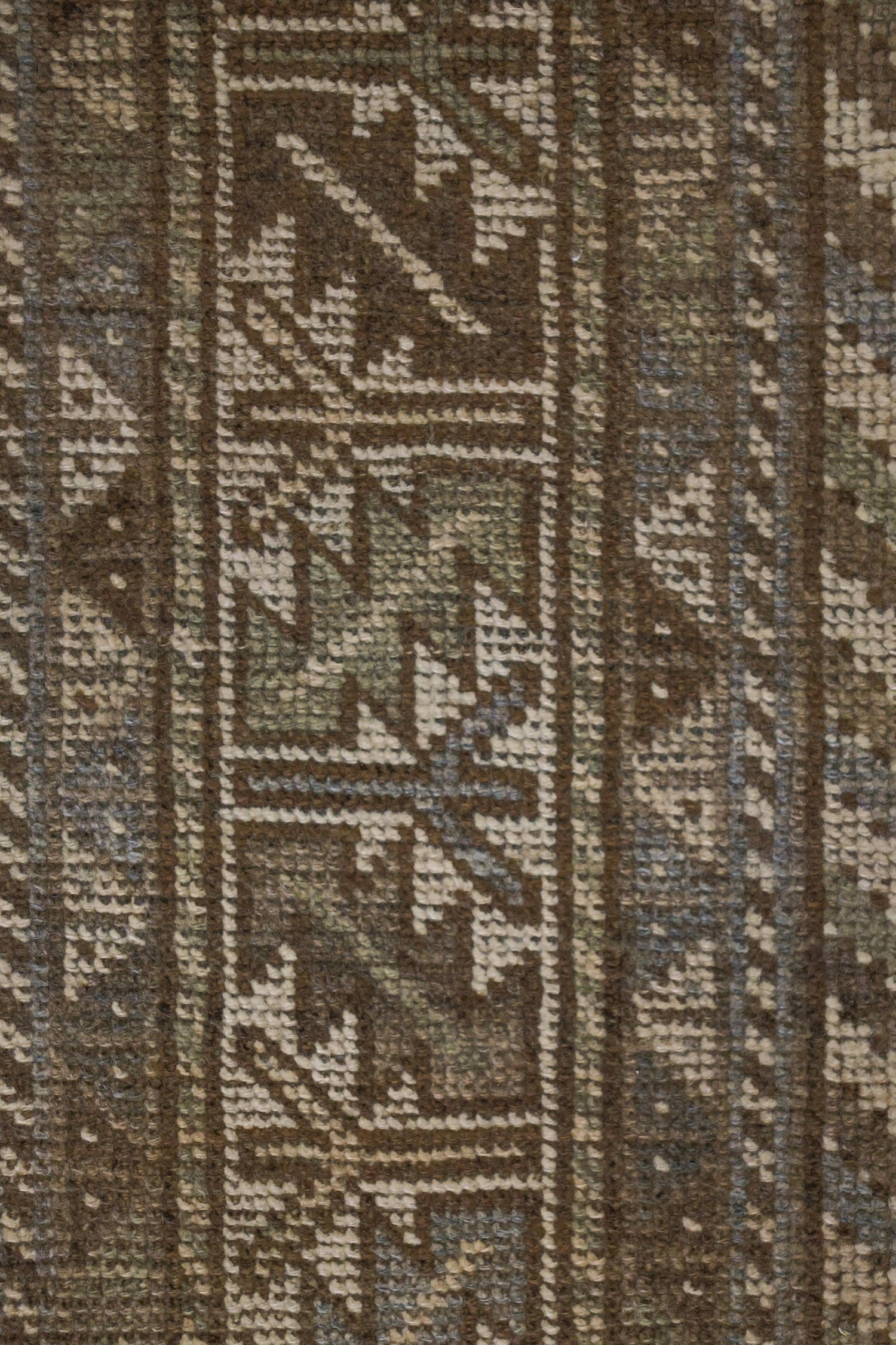 Vintage Shiraz Handwoven Tribal Rug, J68316