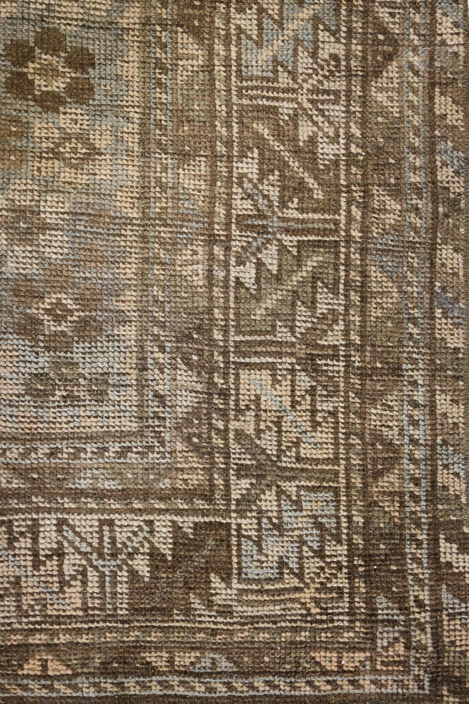 Vintage Shiraz Handwoven Tribal Rug, J68316